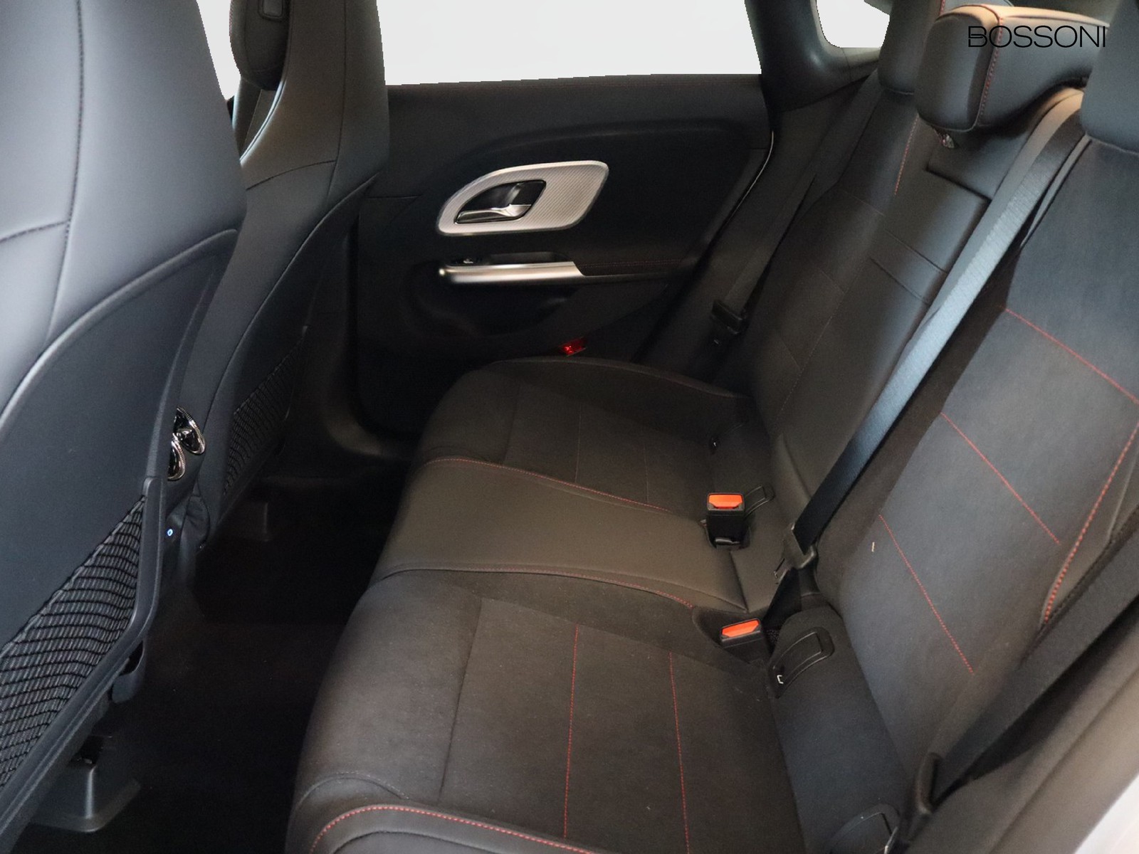 8 - Mercedes CLA 180 advanced plus auto