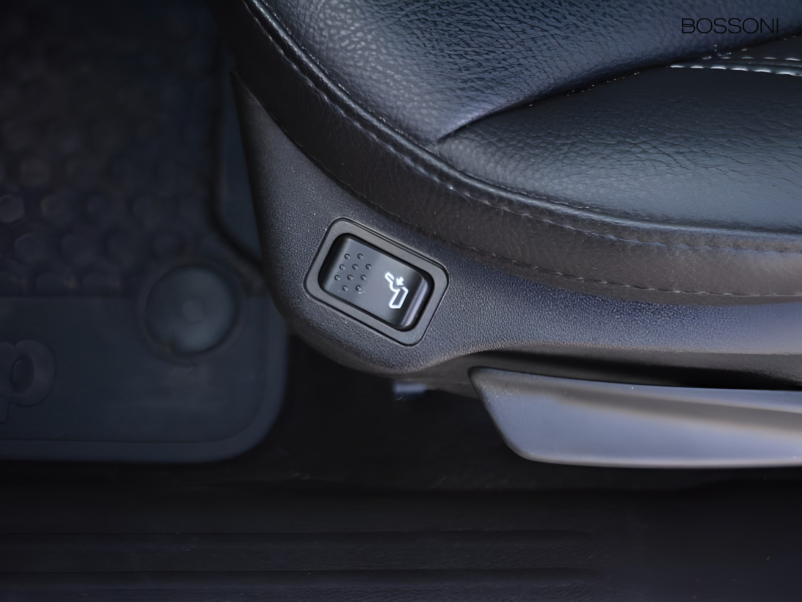 18 - Jeep Compass 1.5 turbo t4 mhev 130cv altitude 2wd