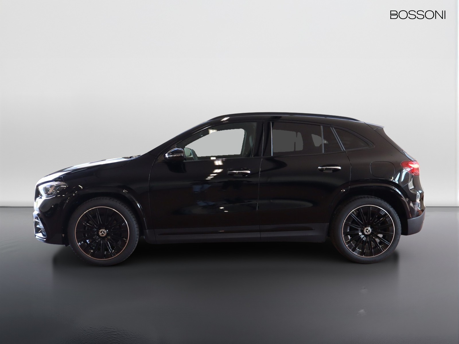 3 - Mercedes GLA 200 d amg line extra 8g-dct