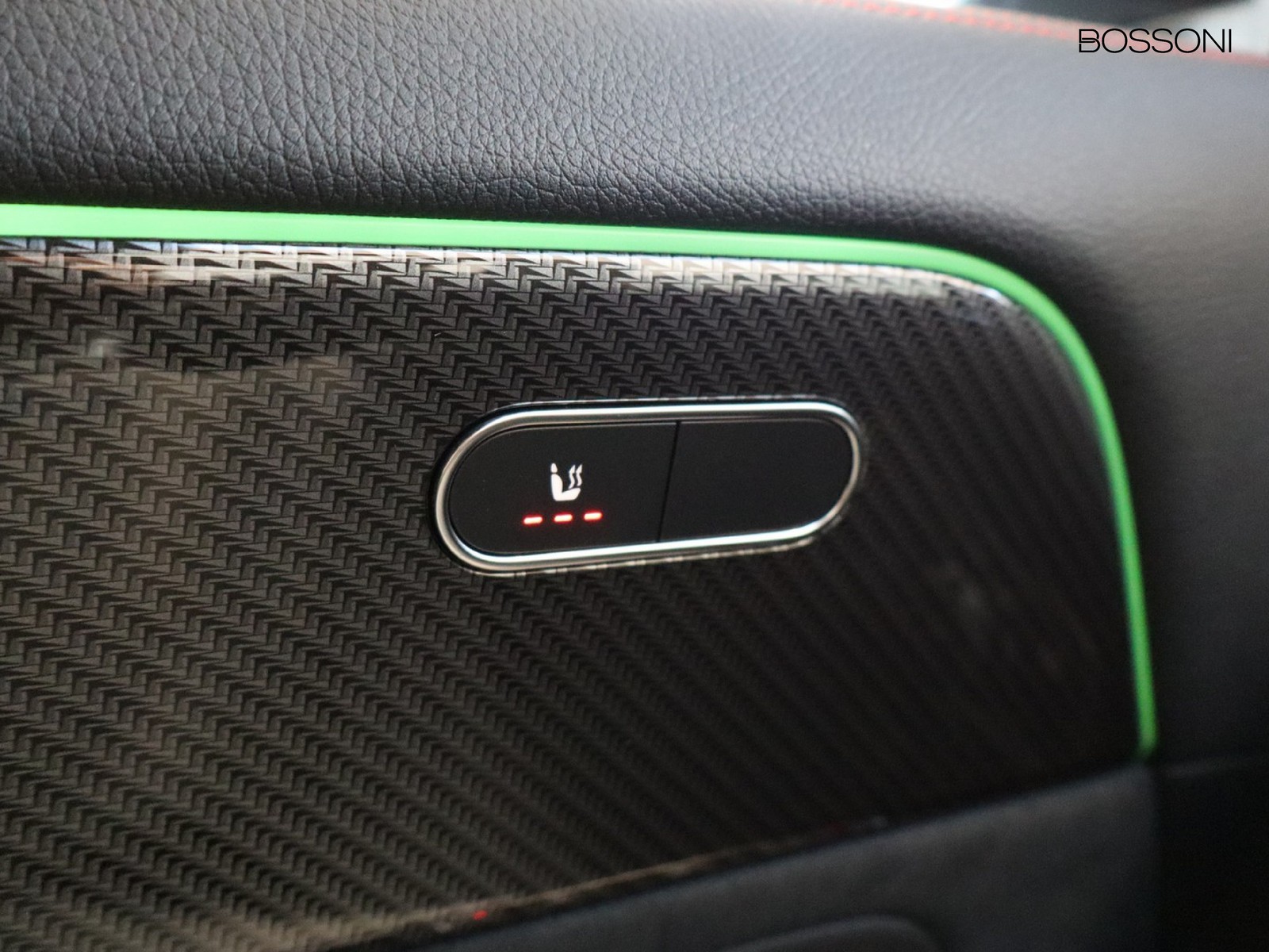 15 - Mercedes GLA 200 d amg line extra 8g-dct