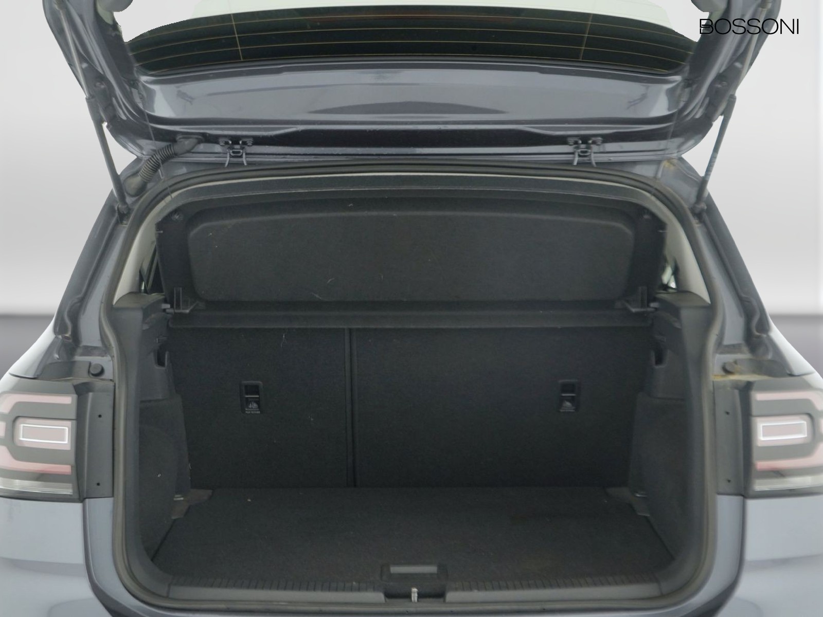 10 - Volkswagen T-Cross 1.0 tsi 95cv style