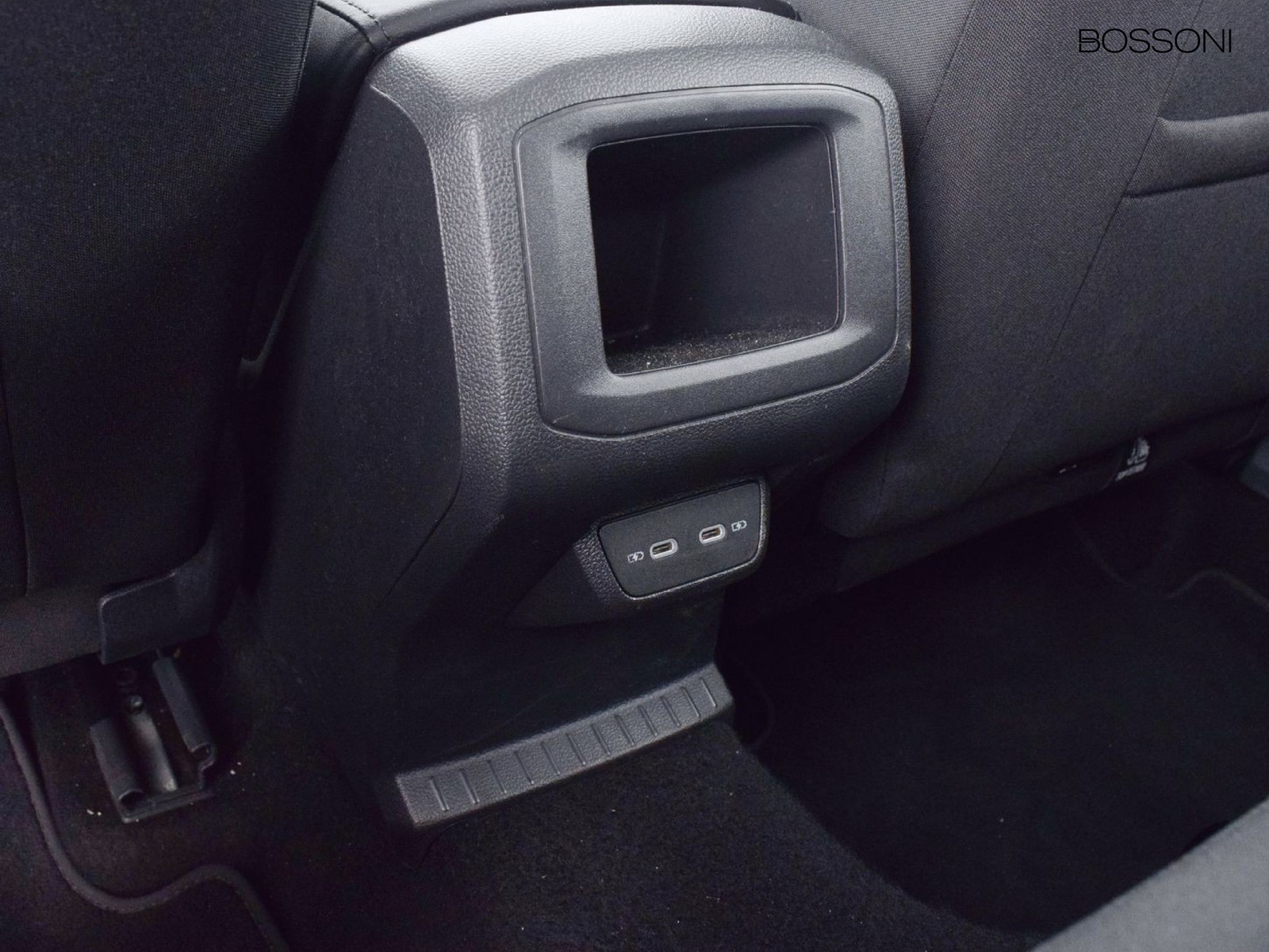 26 - Volkswagen T-Cross 1.0 tsi 95cv style