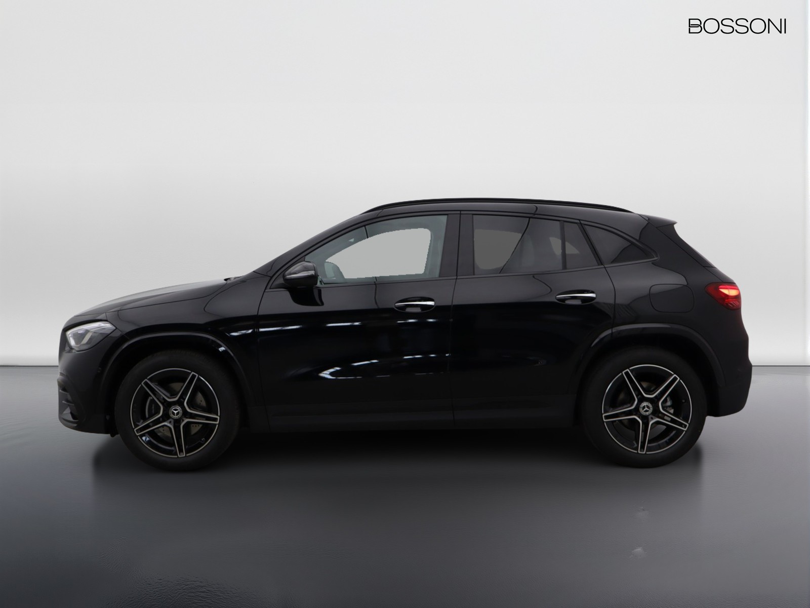 3 - Mercedes GLA 200 d amg line extra 8g-dct