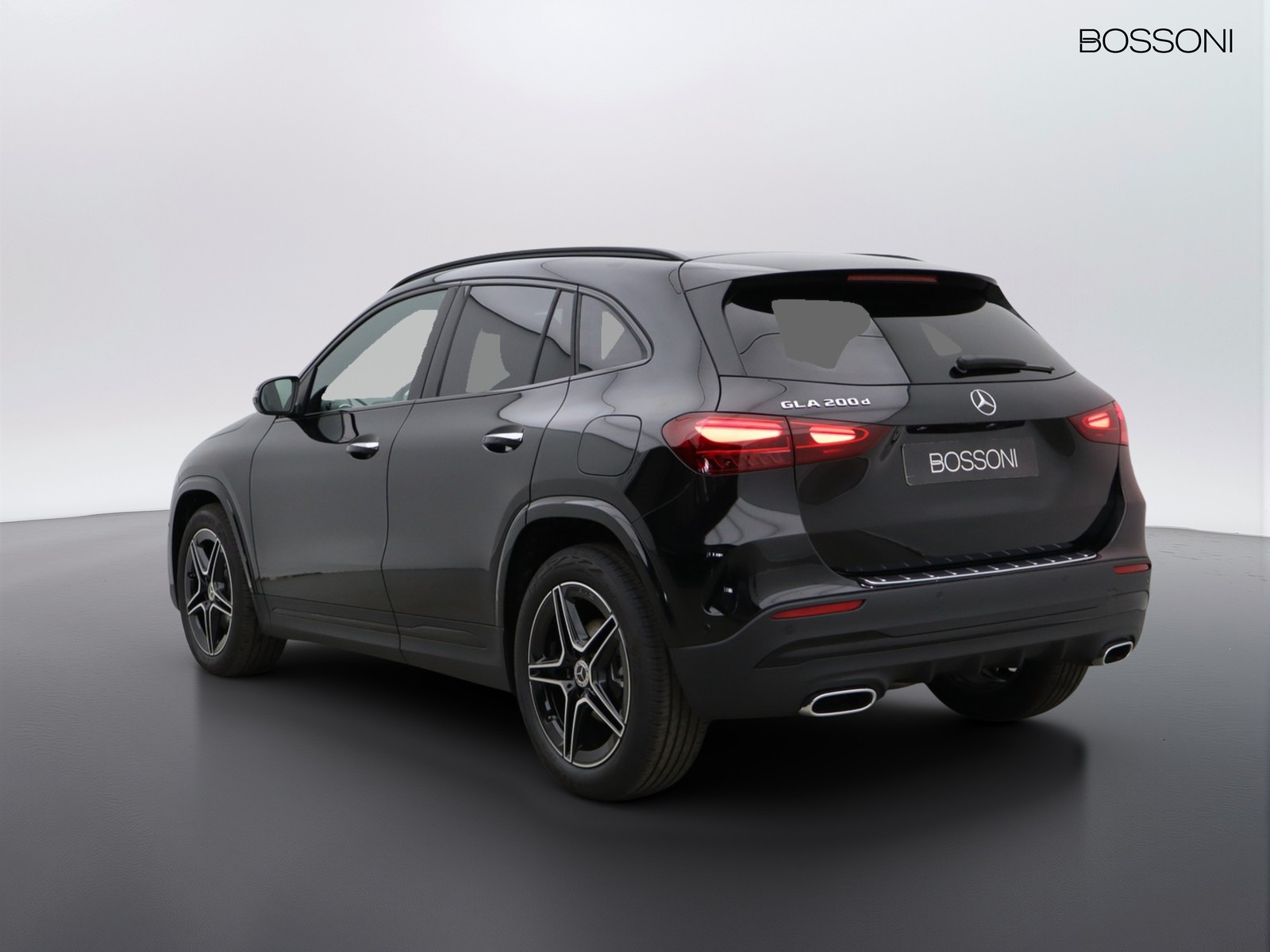 5 - Mercedes GLA 200 d amg line extra 8g-dct