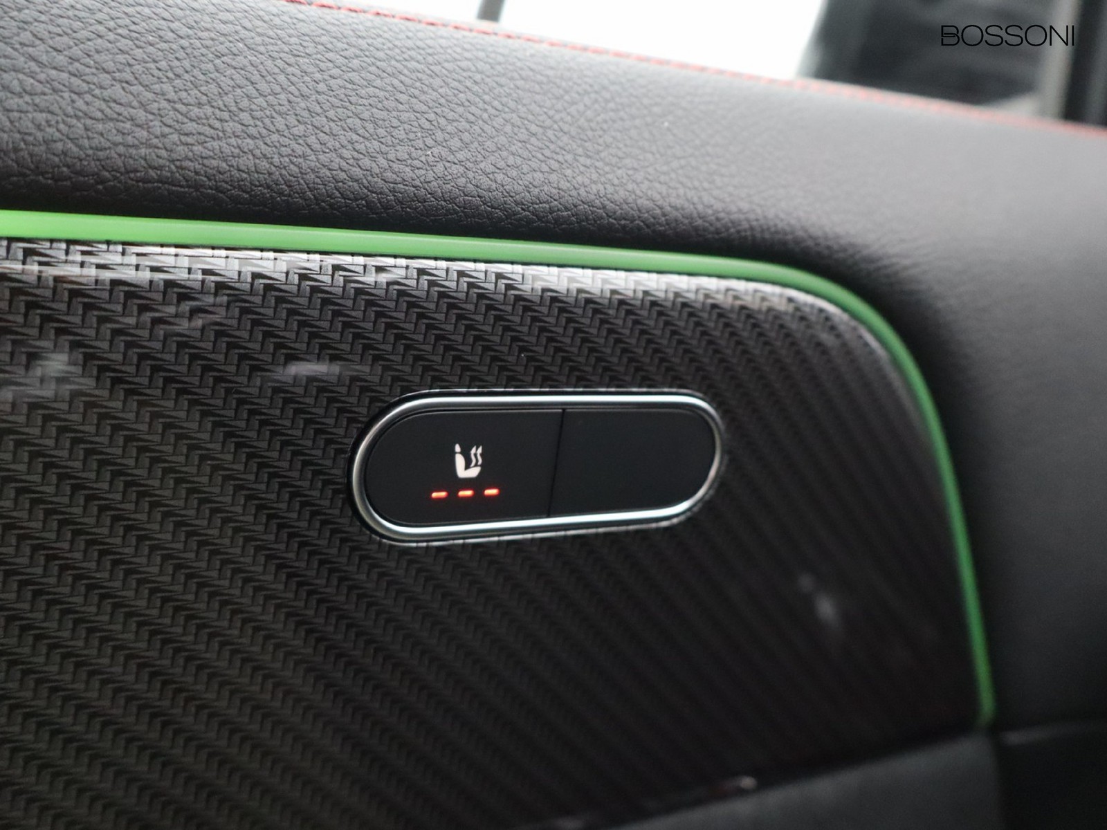 15 - Mercedes GLA 200 d amg line extra 8g-dct