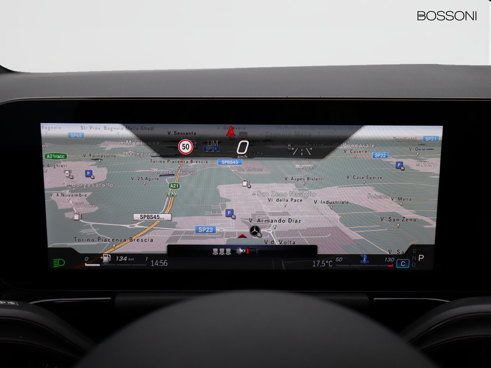 16 - Mercedes GLA 200 d amg line extra 8g-dct