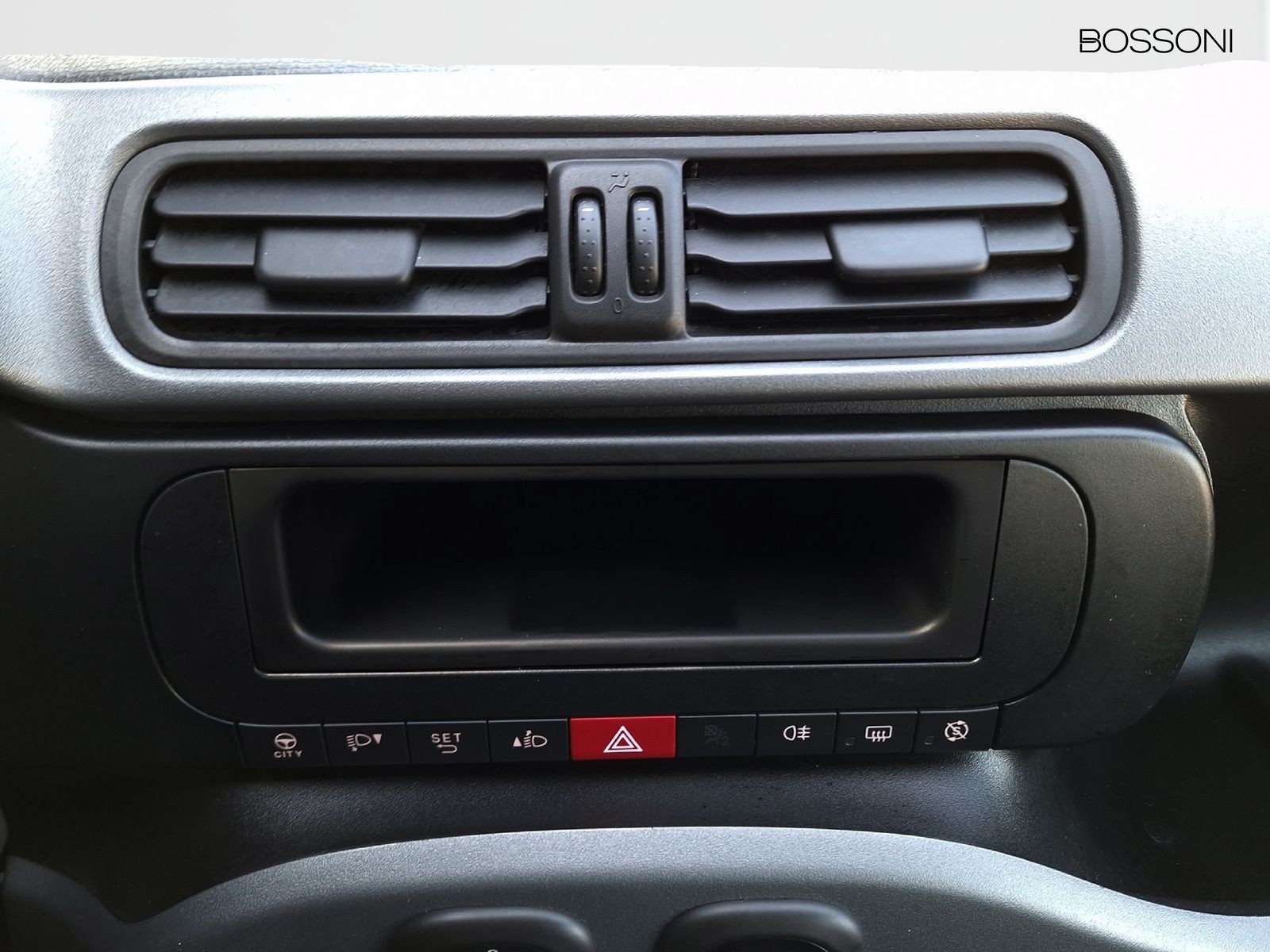 16 - Fiat Panda 1.0 firefly hybrid 70cv s&s