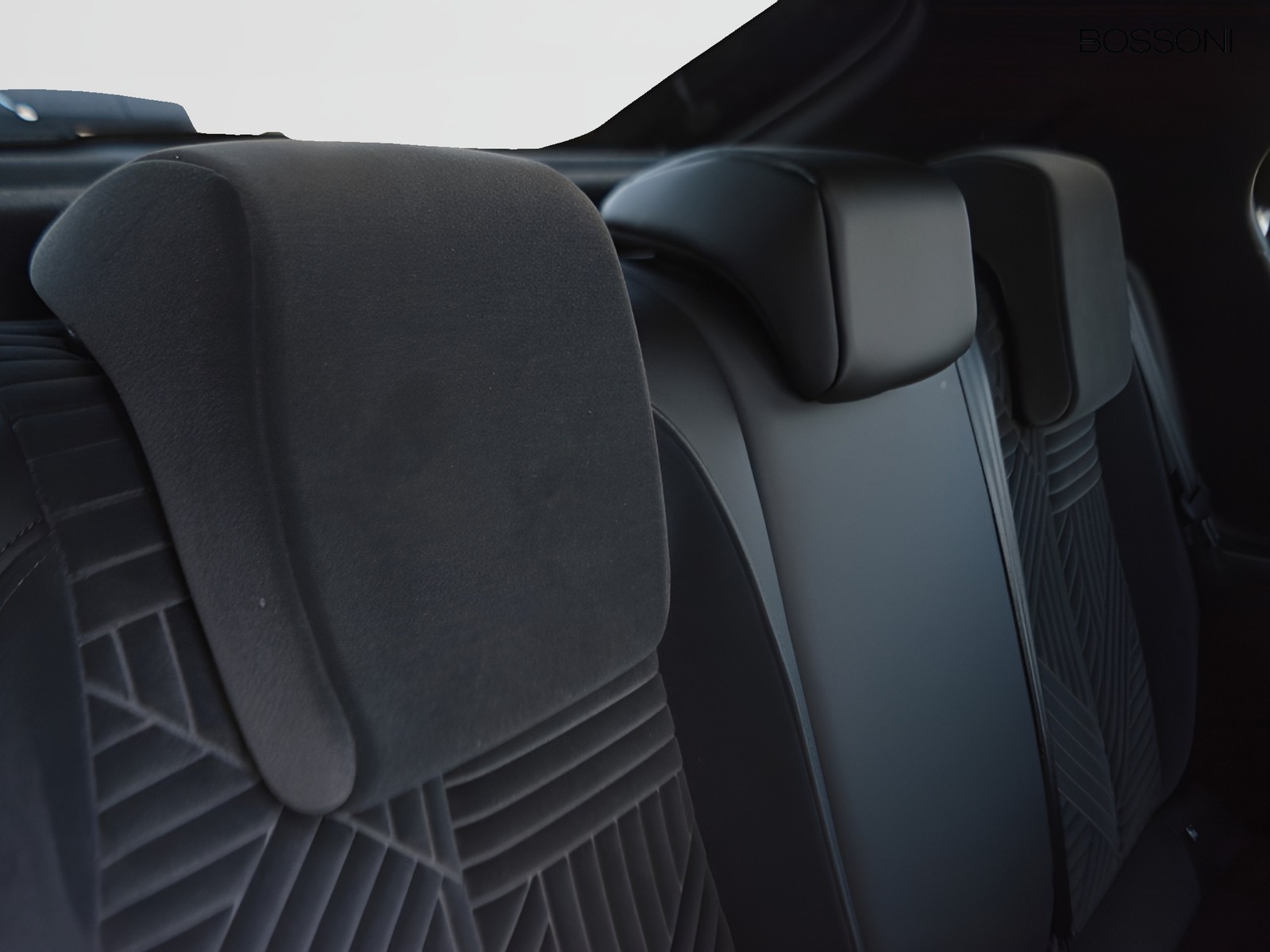 6 - Lancia Ypsilon 1.2 mhev 110cv lx e-dct