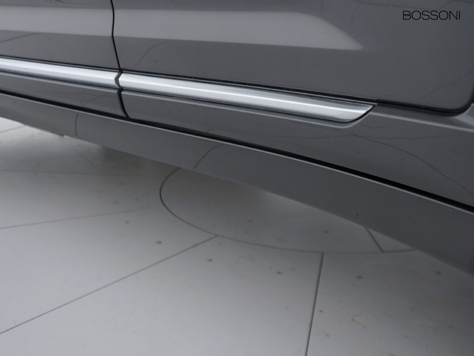 48 - Jeep Grand Cherokee 2.0 atx phev summit reserve 4xe auto