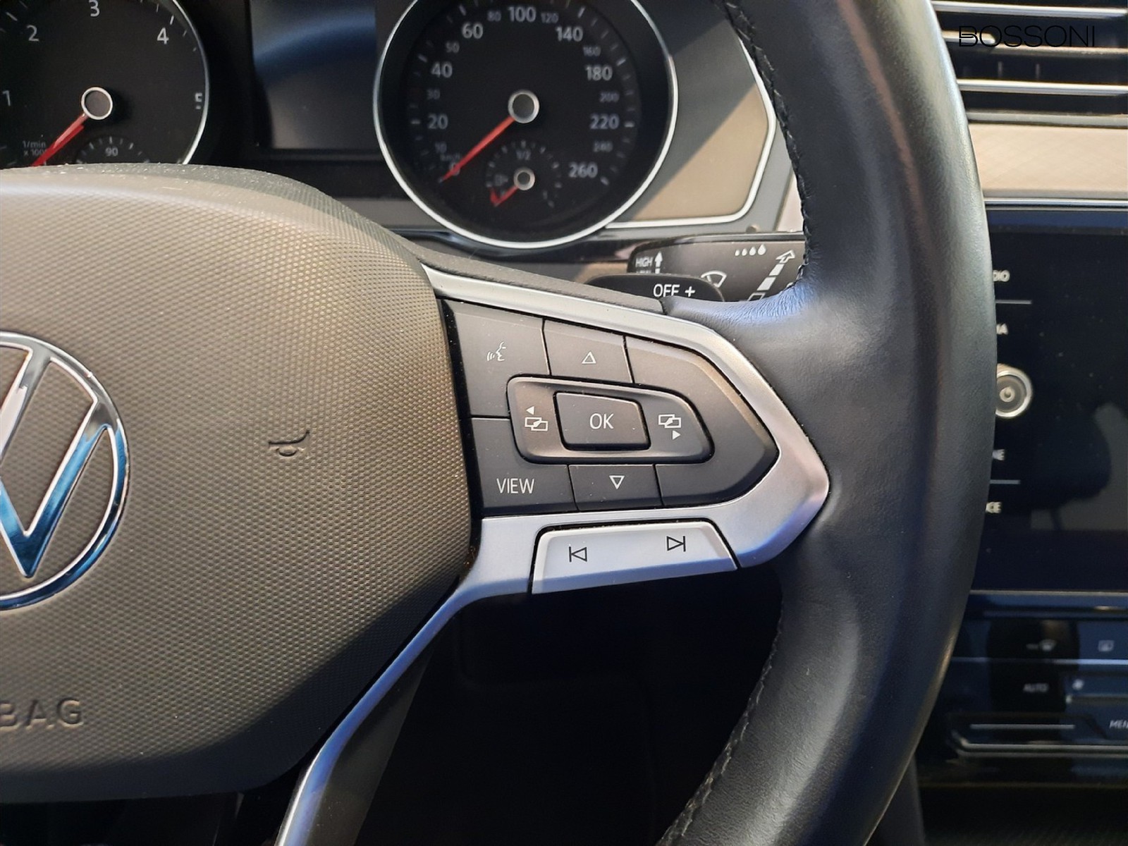 14 - Volkswagen Passat variant 2.0 tdi scr evo 150cv business dsg