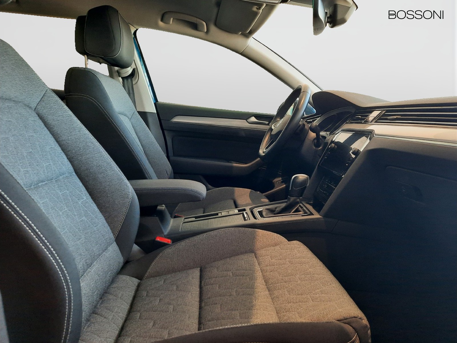 8 - Volkswagen Passat variant 2.0 tdi scr evo 150cv business dsg