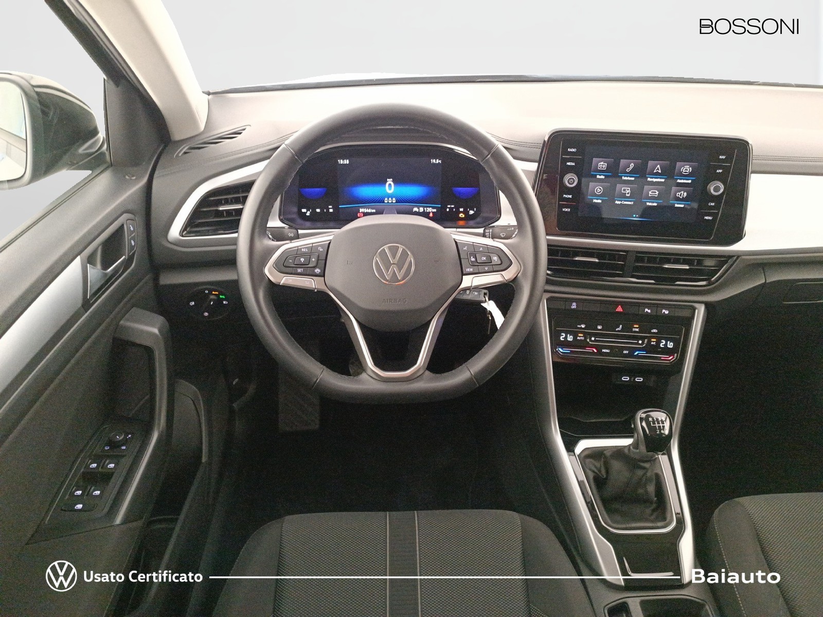 8 - Volkswagen T-Roc 2.0 tdi scr 115cv life