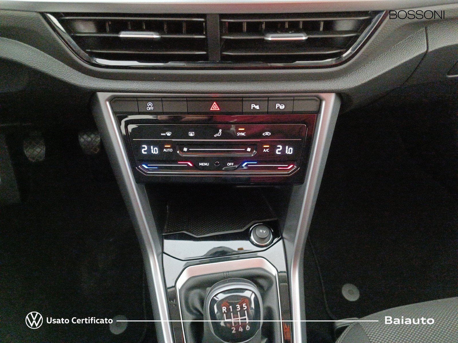 11 - Volkswagen T-Roc 2.0 tdi scr 115cv life