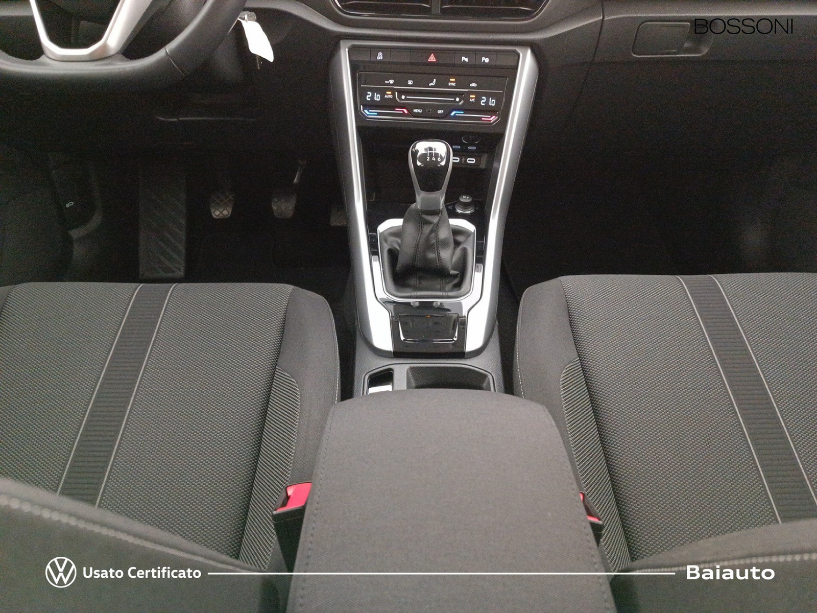 14 - Volkswagen T-Roc 2.0 tdi scr 115cv life