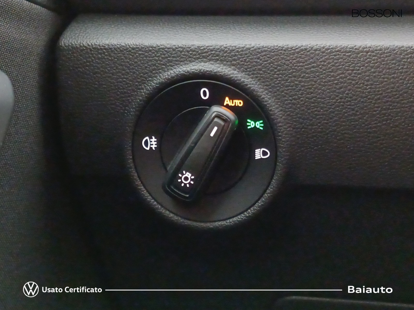 17 - Volkswagen T-Roc 2.0 tdi scr 115cv life
