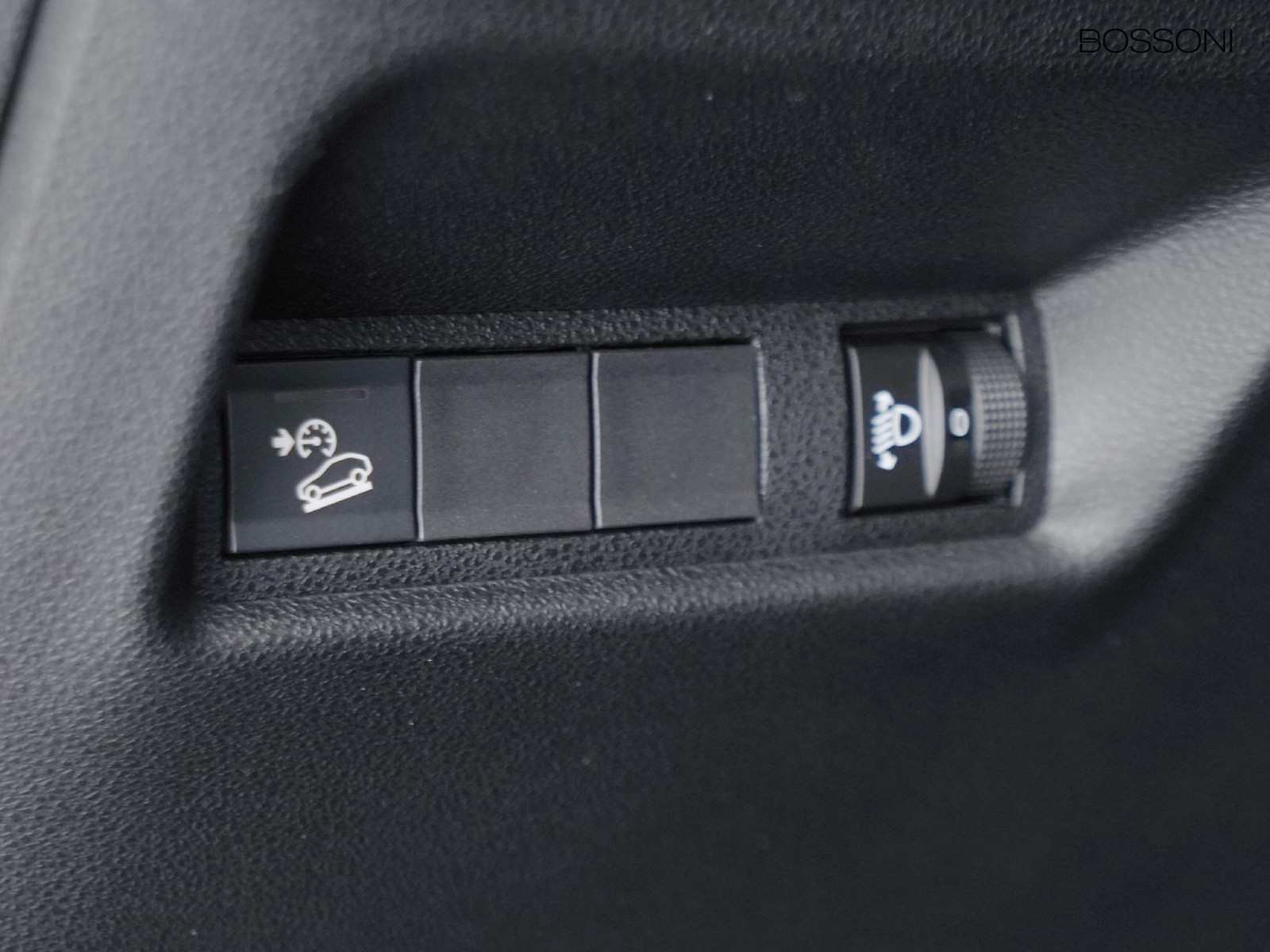 16 - Jeep Avenger 1.2 turbo 100cv longitude fwd