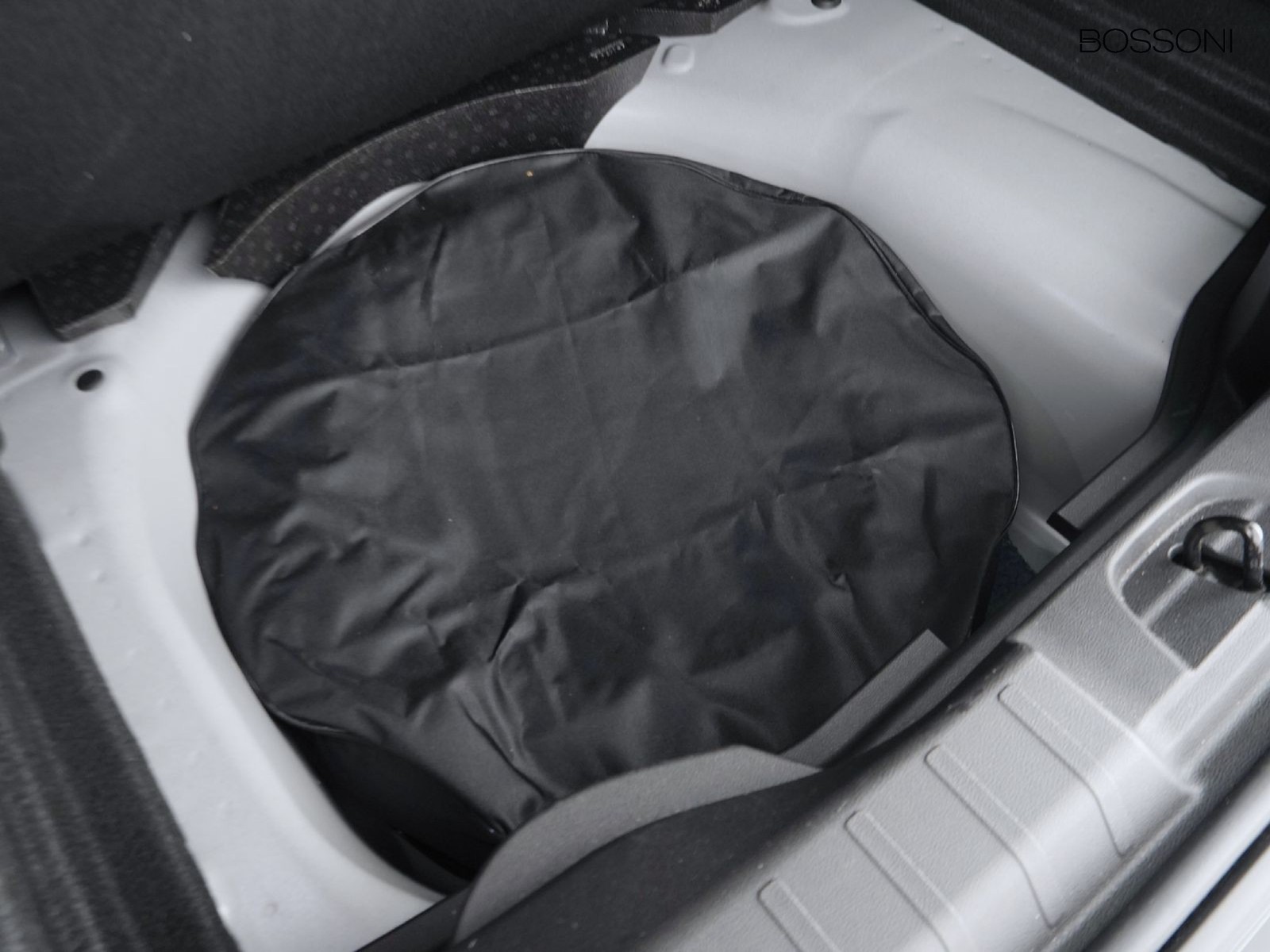 30 - Jeep Avenger 1.2 turbo 100cv longitude fwd