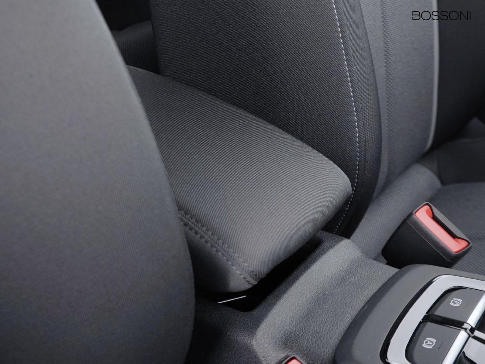 17 - Audi Q2 35 2.0 tdi business advanced s tronic