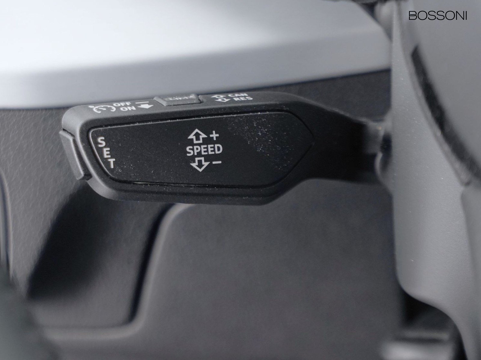 24 - Audi Q2 35 2.0 tdi business advanced s tronic