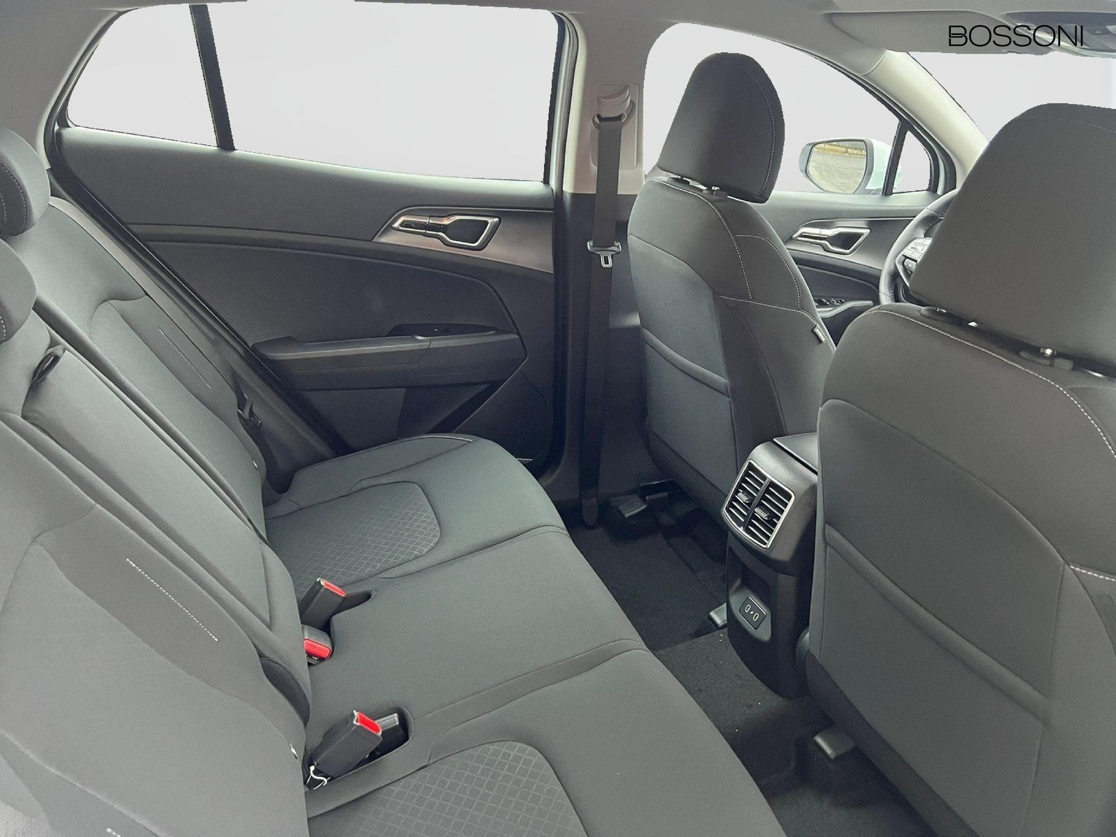 9 - Kia Sportage 1.6 crdi mhev business dct7