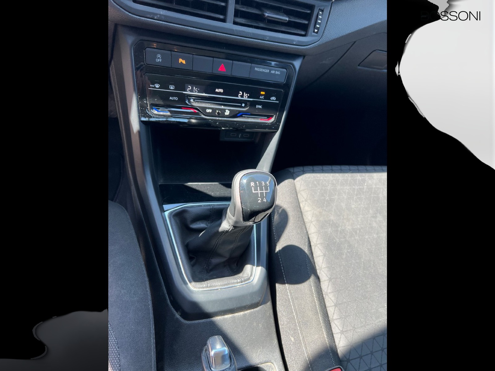 6 - Volkswagen T-Cross 1.0 tsi 95cv style