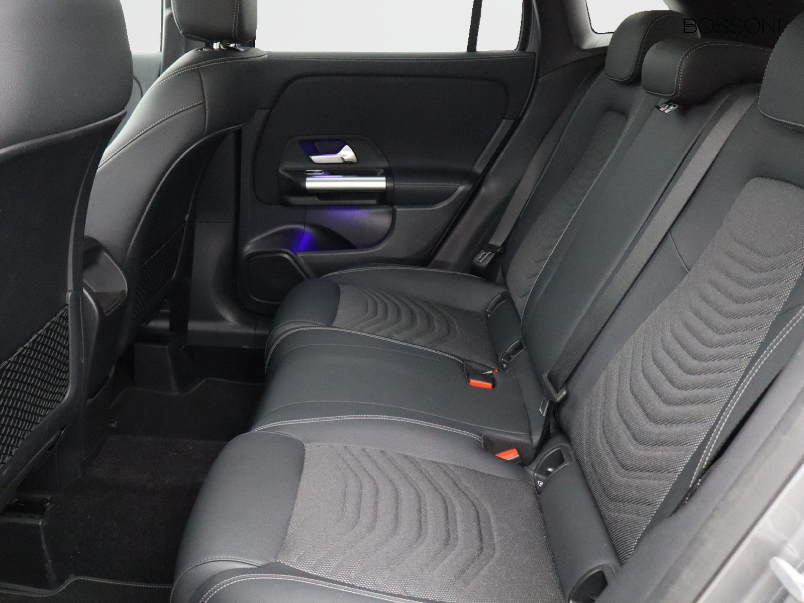 8 - Mercedes GLA 200 d progressive advanced plus 8g-dct