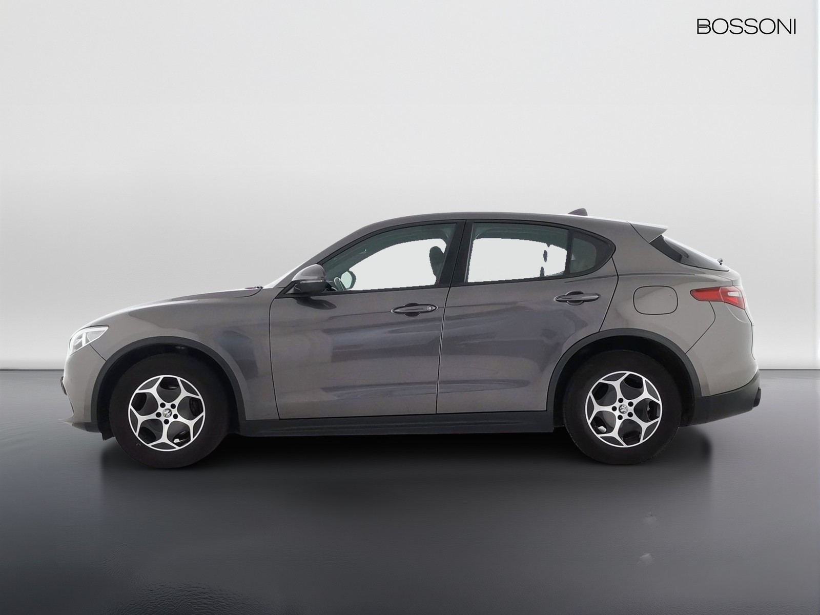 3 - Alfa Romeo Stelvio 2.2 turbo 160cv super business rwd at8