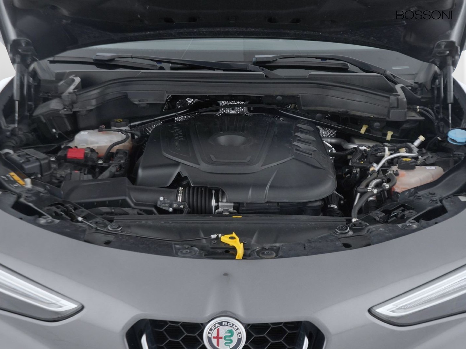 11 - Alfa Romeo Stelvio 2.2 turbo 160cv super business rwd at8