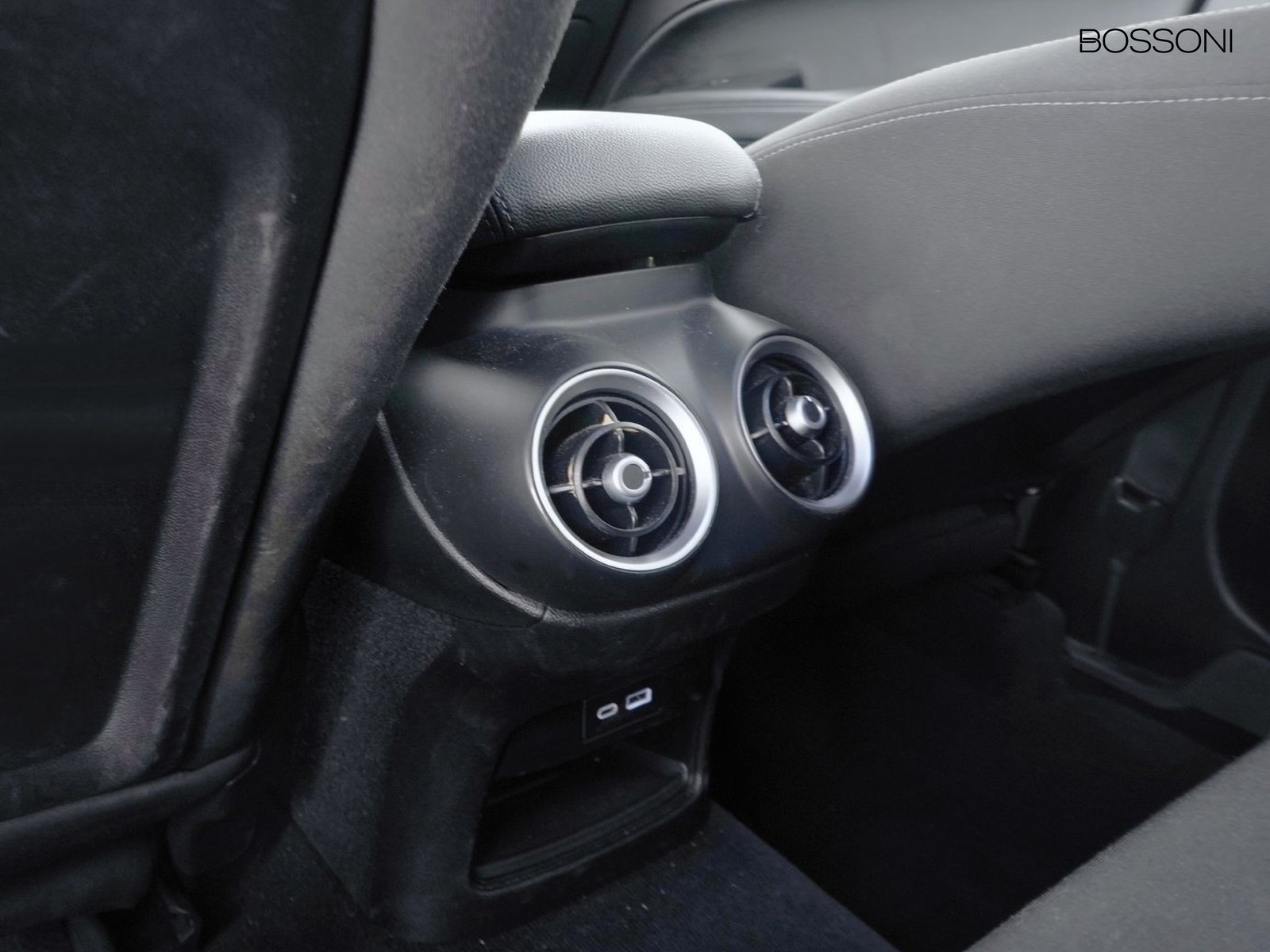 30 - Alfa Romeo Stelvio 2.2 turbo 160cv super business rwd at8