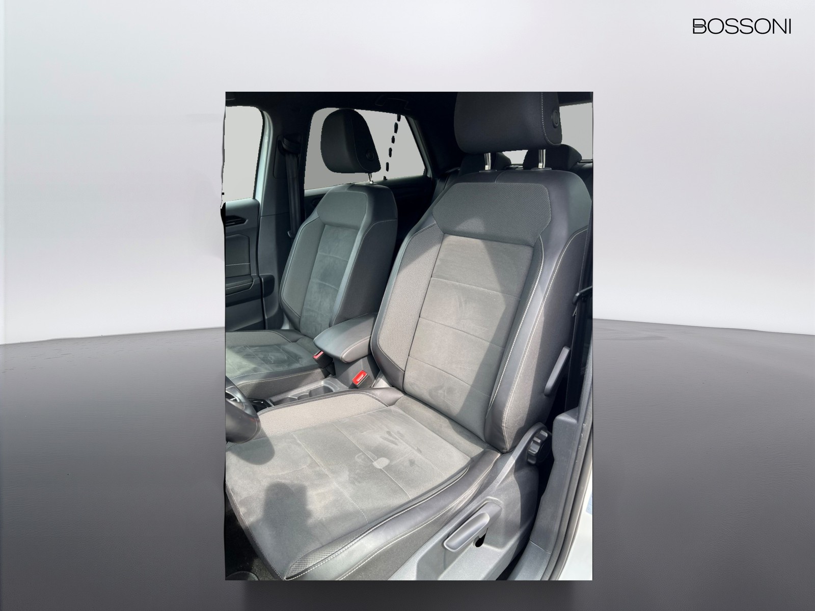 9 - Volkswagen T-Roc 1.0 tsi 110cv style