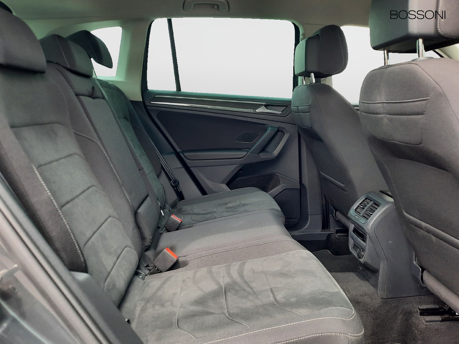 10 - Volkswagen Tiguan 2.0 tdi scr 150cv elegance dsg