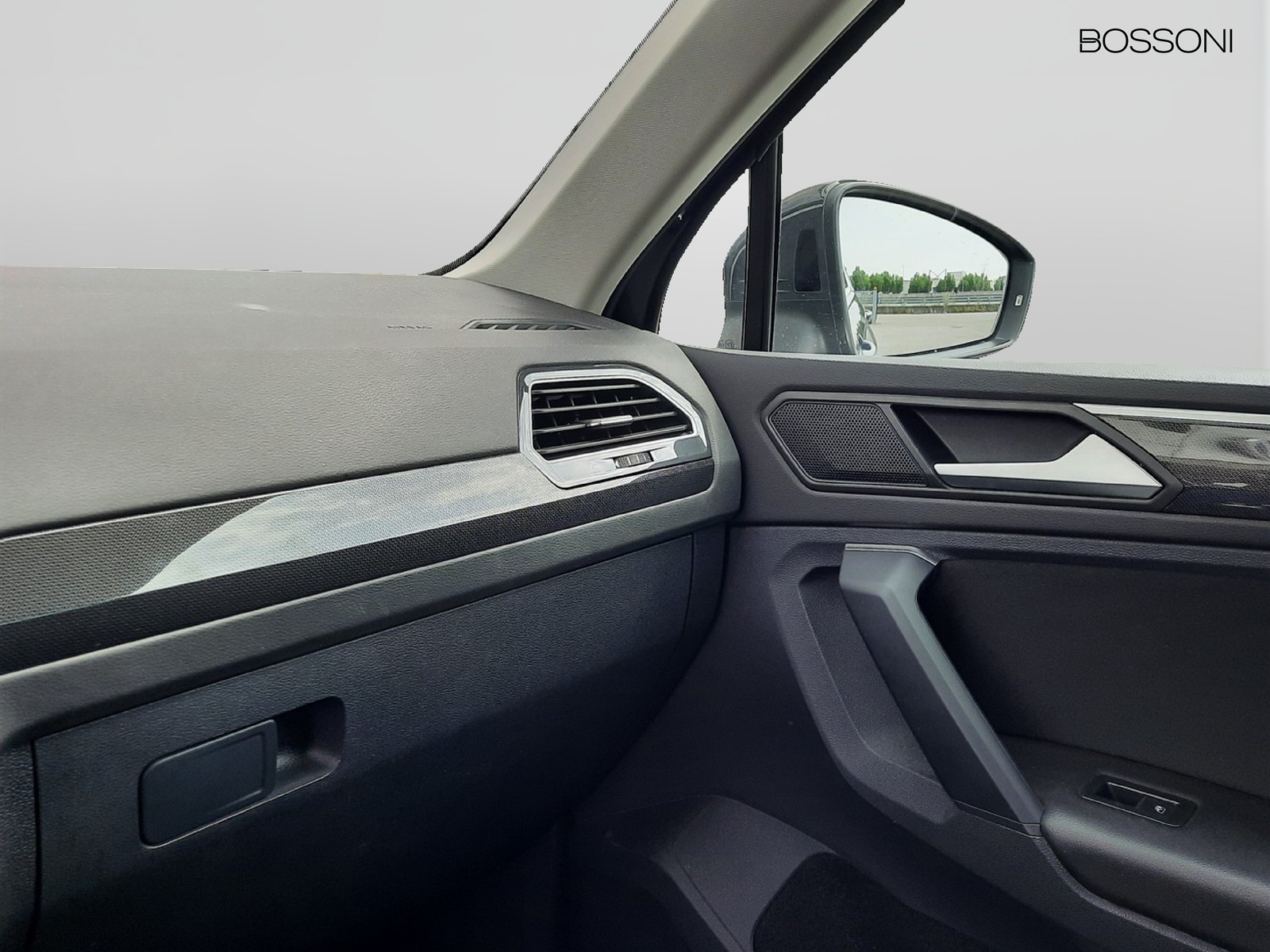 27 - Volkswagen Tiguan 2.0 tdi scr 150cv elegance dsg