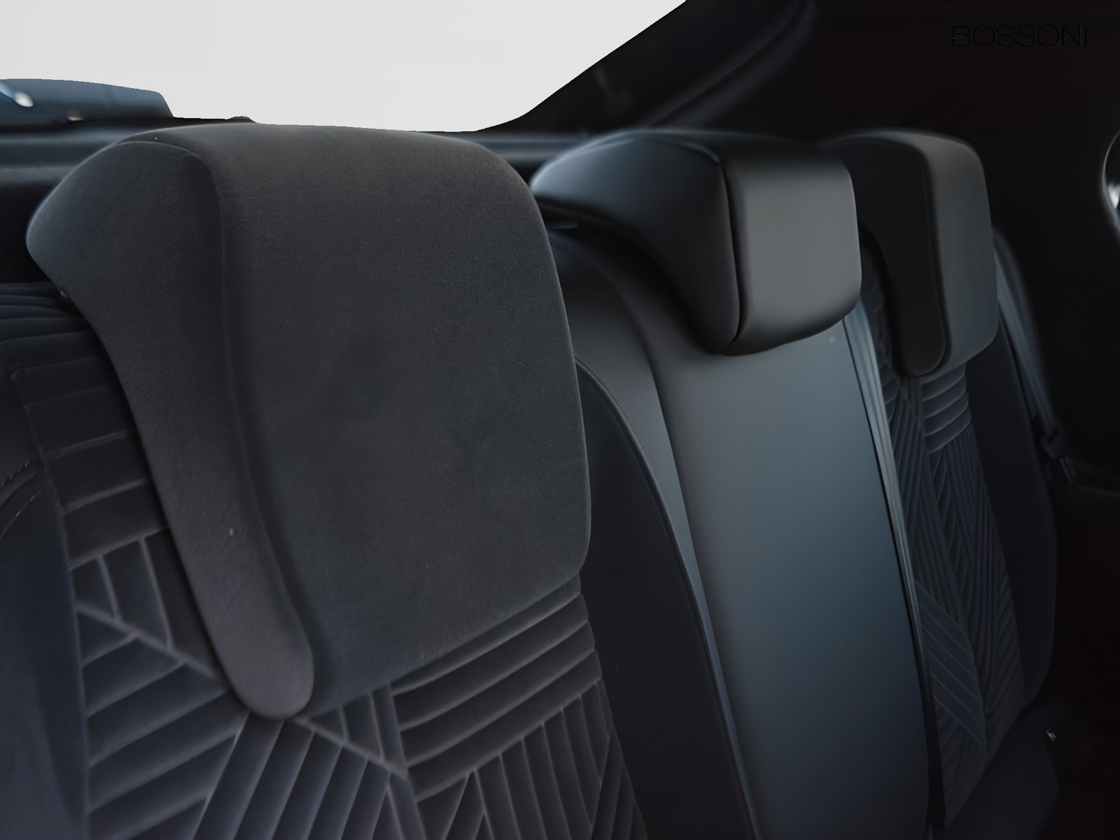 6 - Lancia Ypsilon 1.2 mhev 110cv lx e-dct