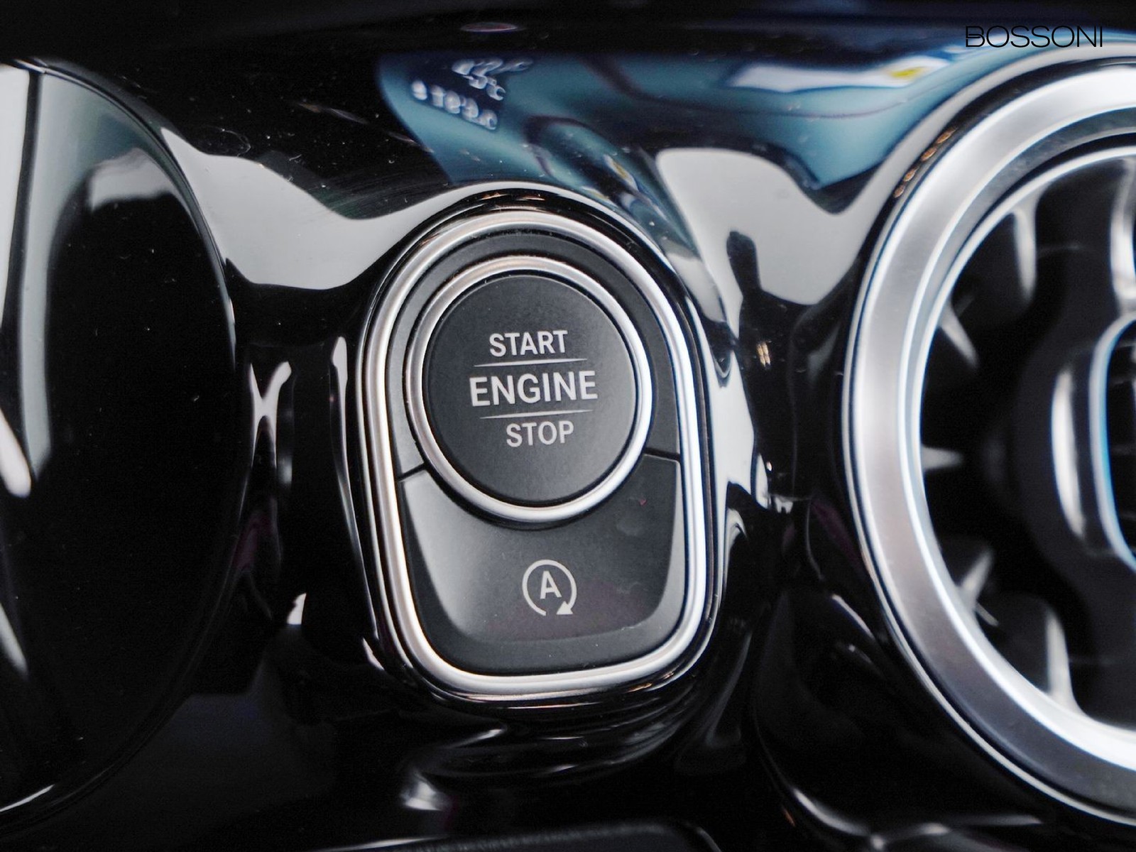 24 - Mercedes GLA 180 progressive advanced plus 7g-dct