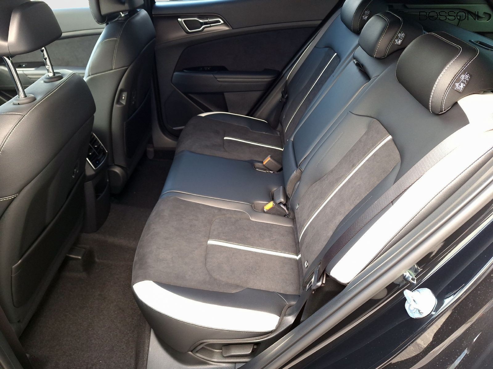 12 - Kia Sportage 1.6 crdi mhev gt-line sunroof pack dct7