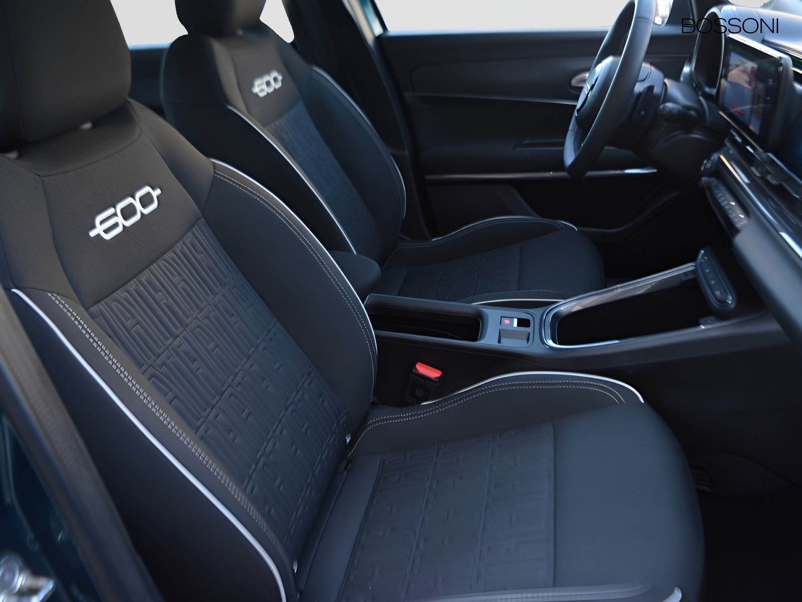5 - Fiat 600 1.2 hybrid 145cv edct