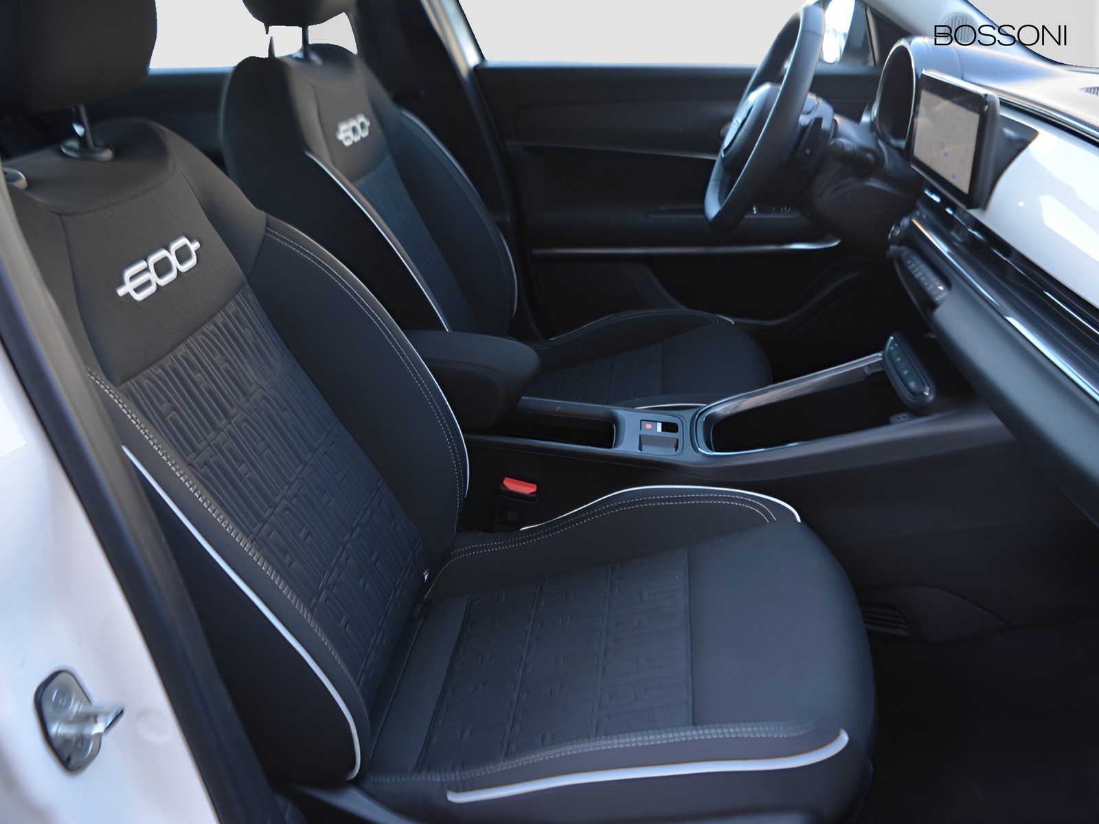 5 - Fiat 600 1.2 hybrid 145cv edct