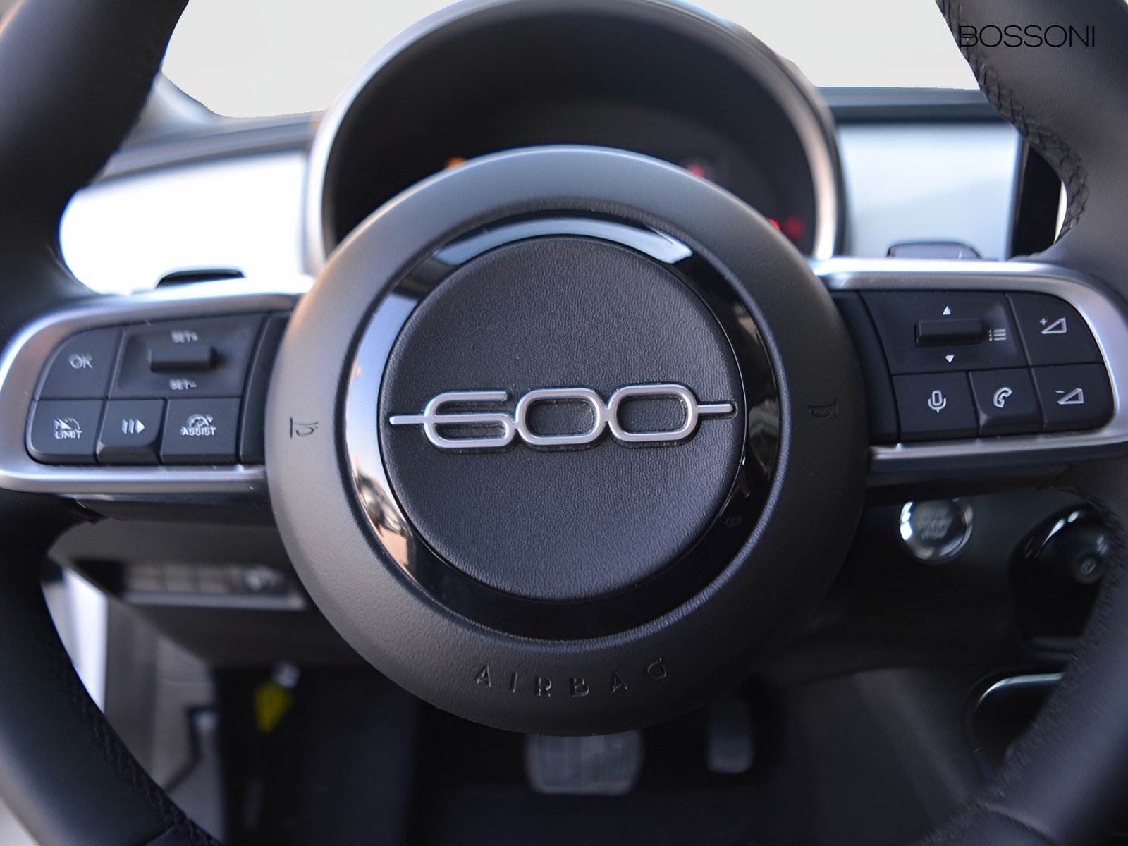 16 - Fiat 600 1.2 hybrid 145cv edct
