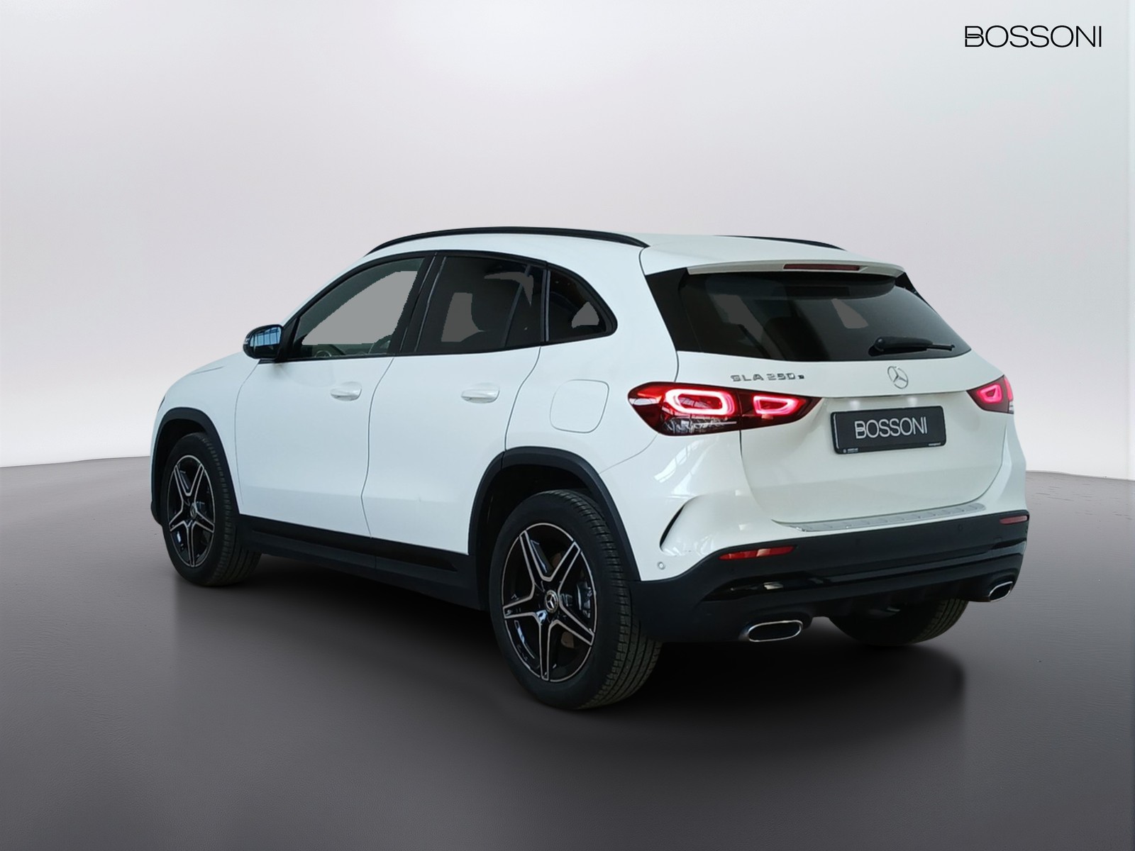 5 - Mercedes GLA 250 e plug in hybrid (e eq-power) premium 8g-dct