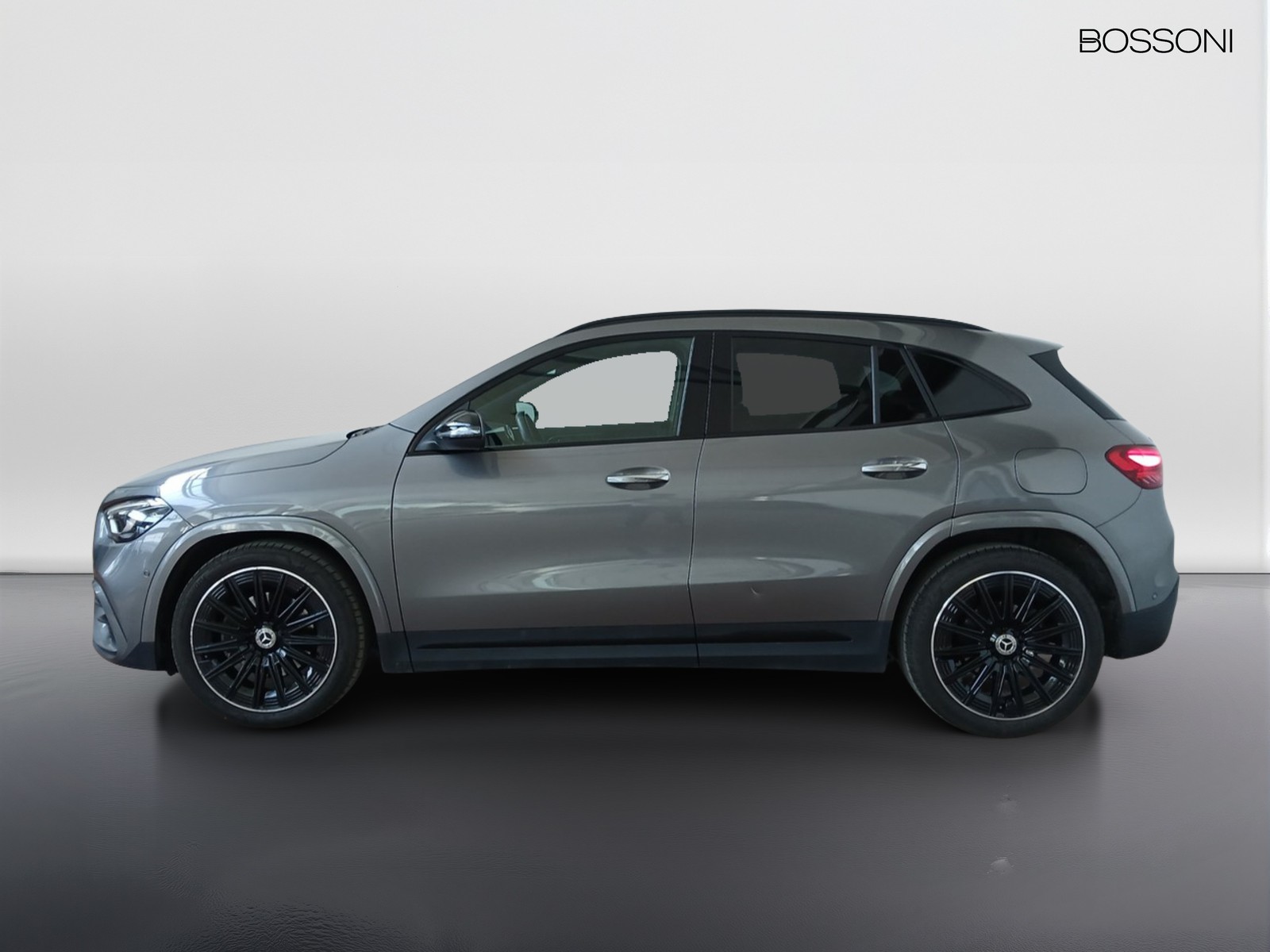 3 - Mercedes GLA 200 d amg line premium 8g-dct