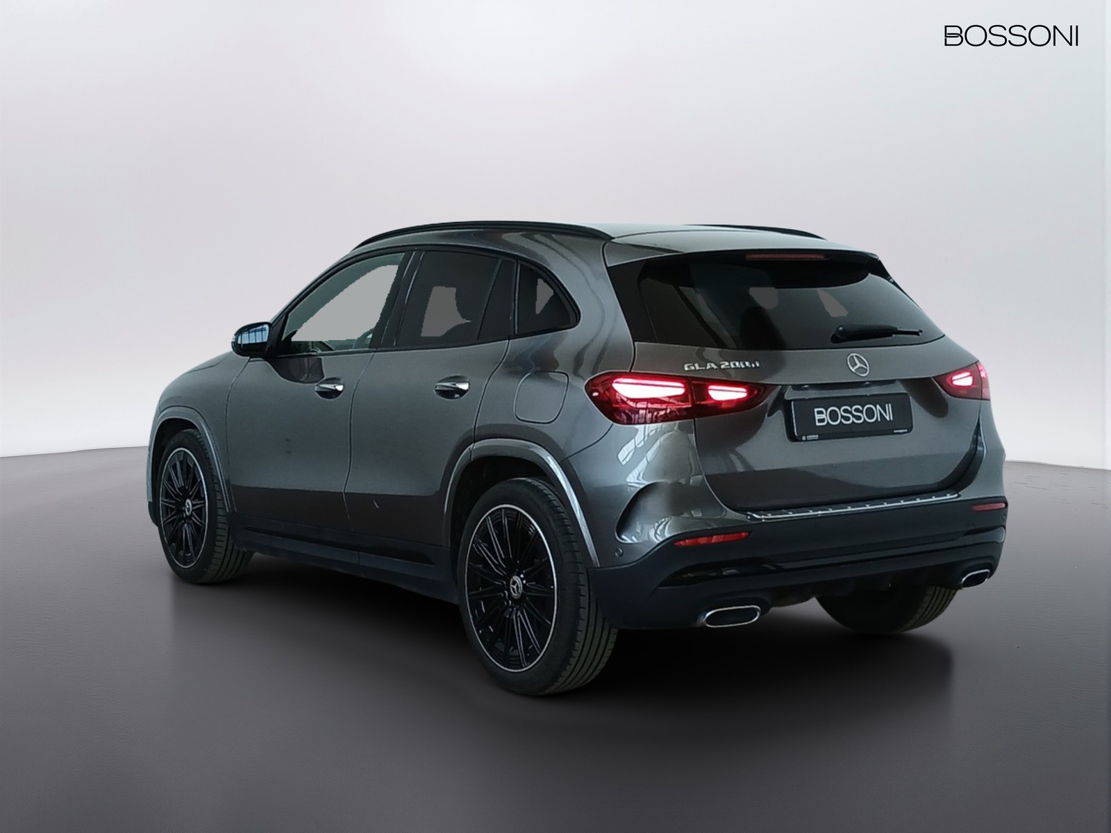 5 - Mercedes GLA 200 d amg line premium 8g-dct