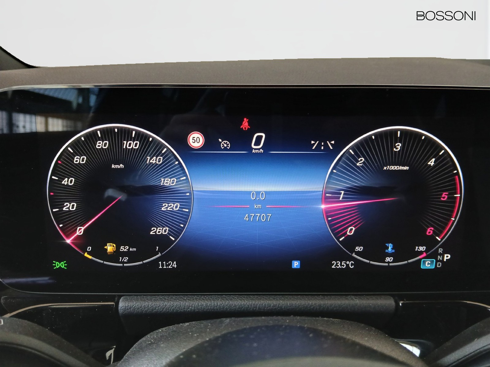 9 - Mercedes GLA 200 d amg line premium 8g-dct