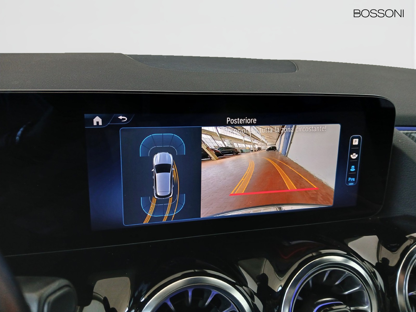 11 - Mercedes GLA 200 d amg line premium 8g-dct