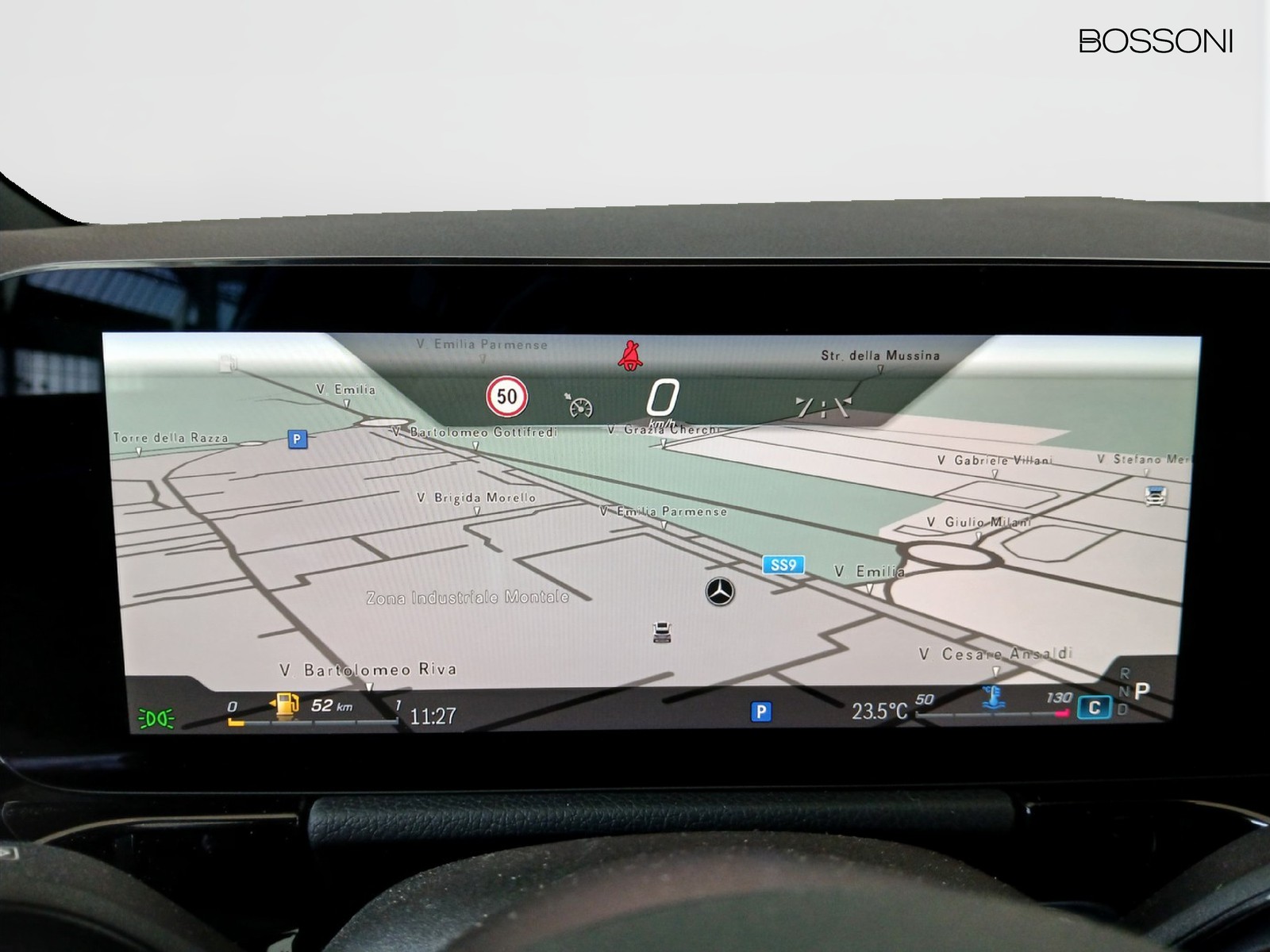 16 - Mercedes GLA 200 d amg line premium 8g-dct