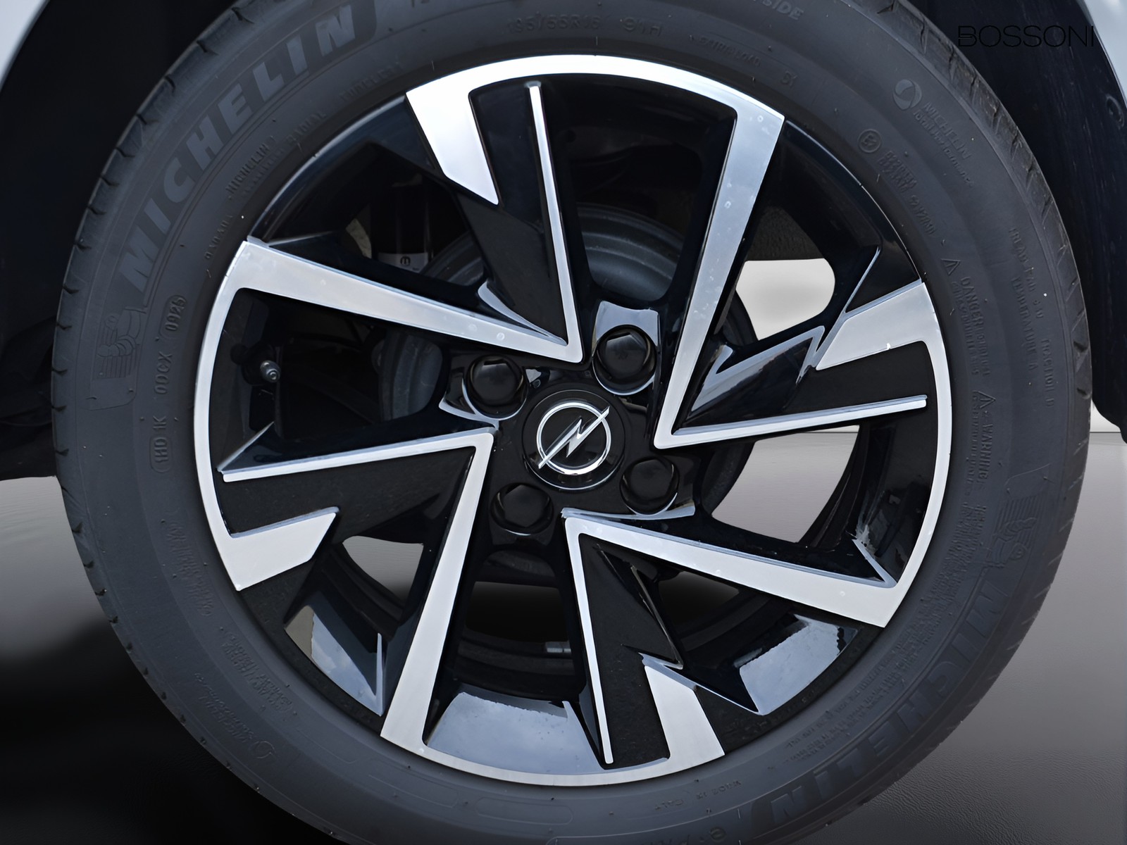 15 - Opel Corsa 1.2 100cv gs s&s