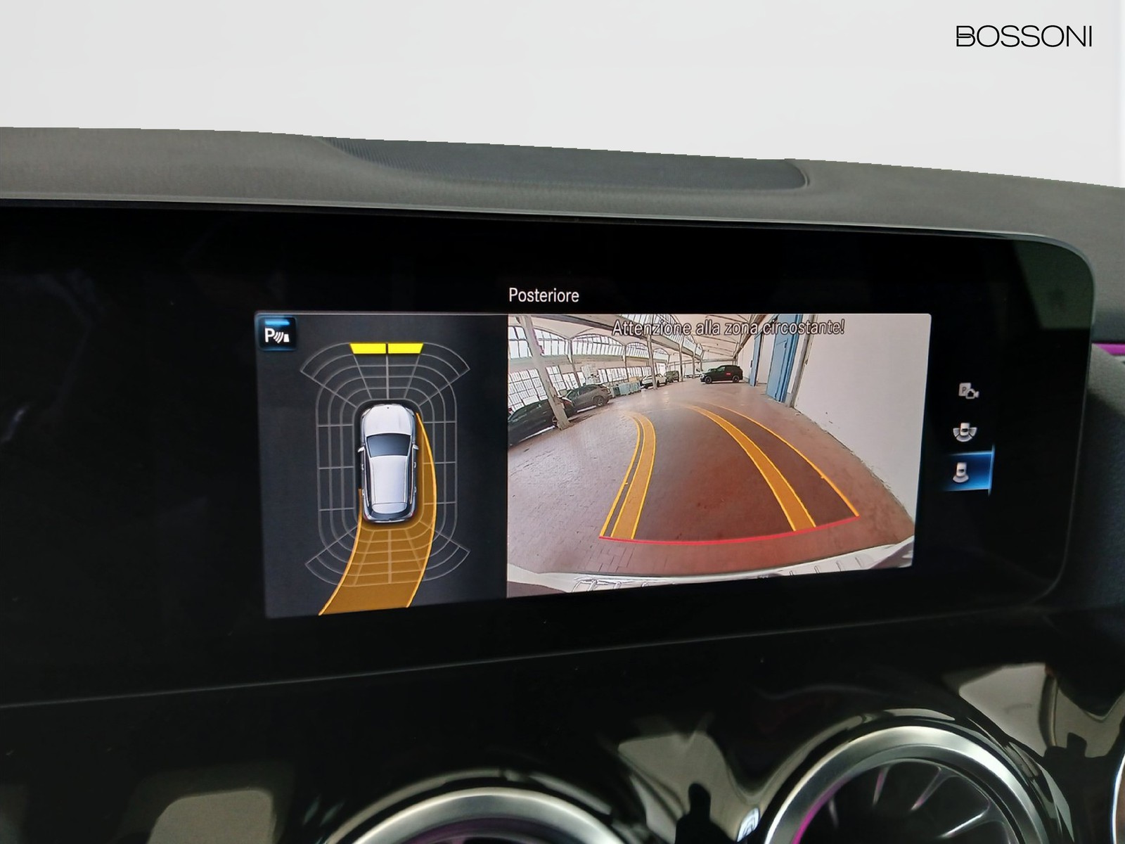 11 - Mercedes GLA 200 d premium 8g-dct