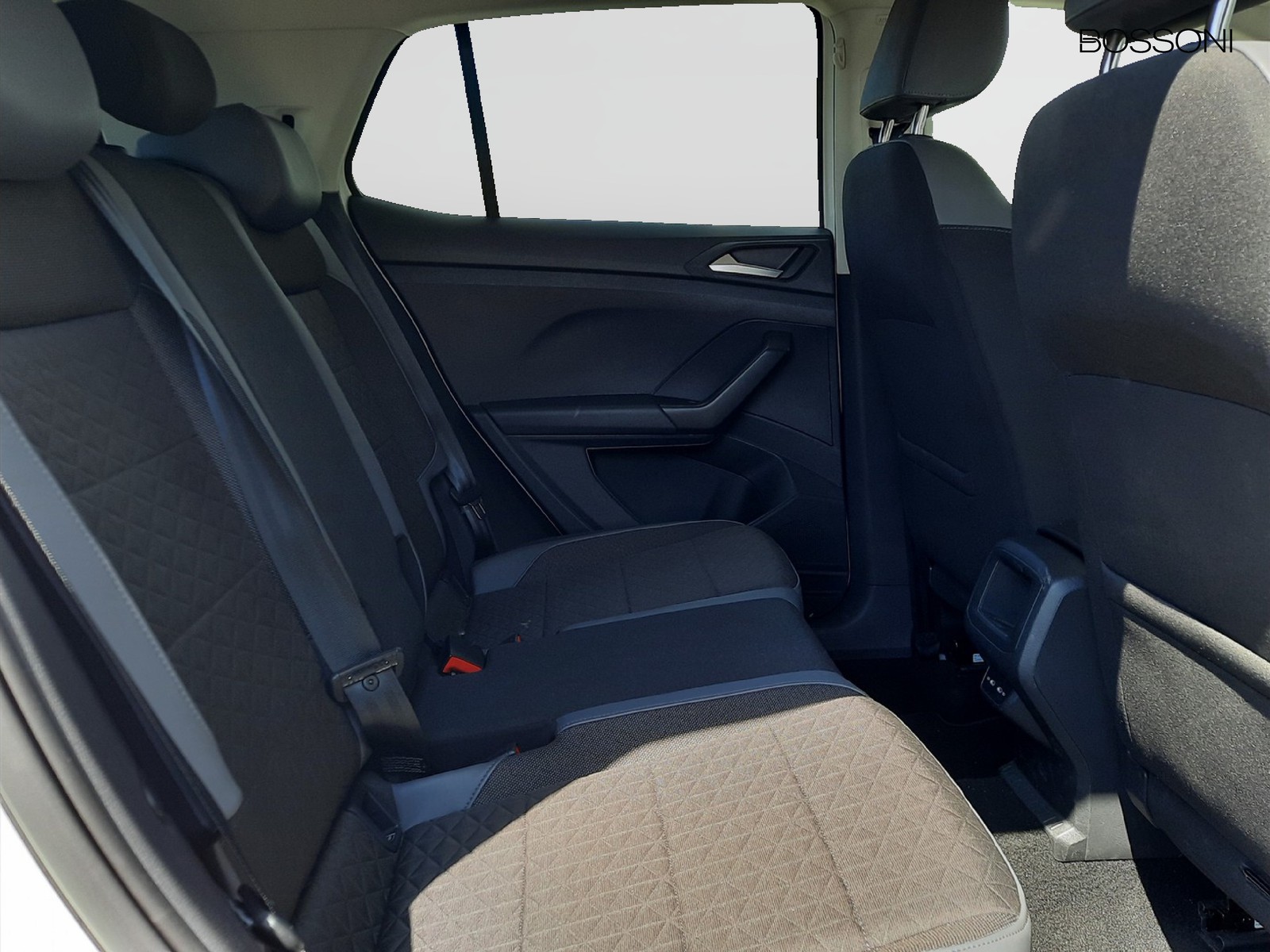 17 - Volkswagen T-Cross 1.0 tsi 110cv advanced