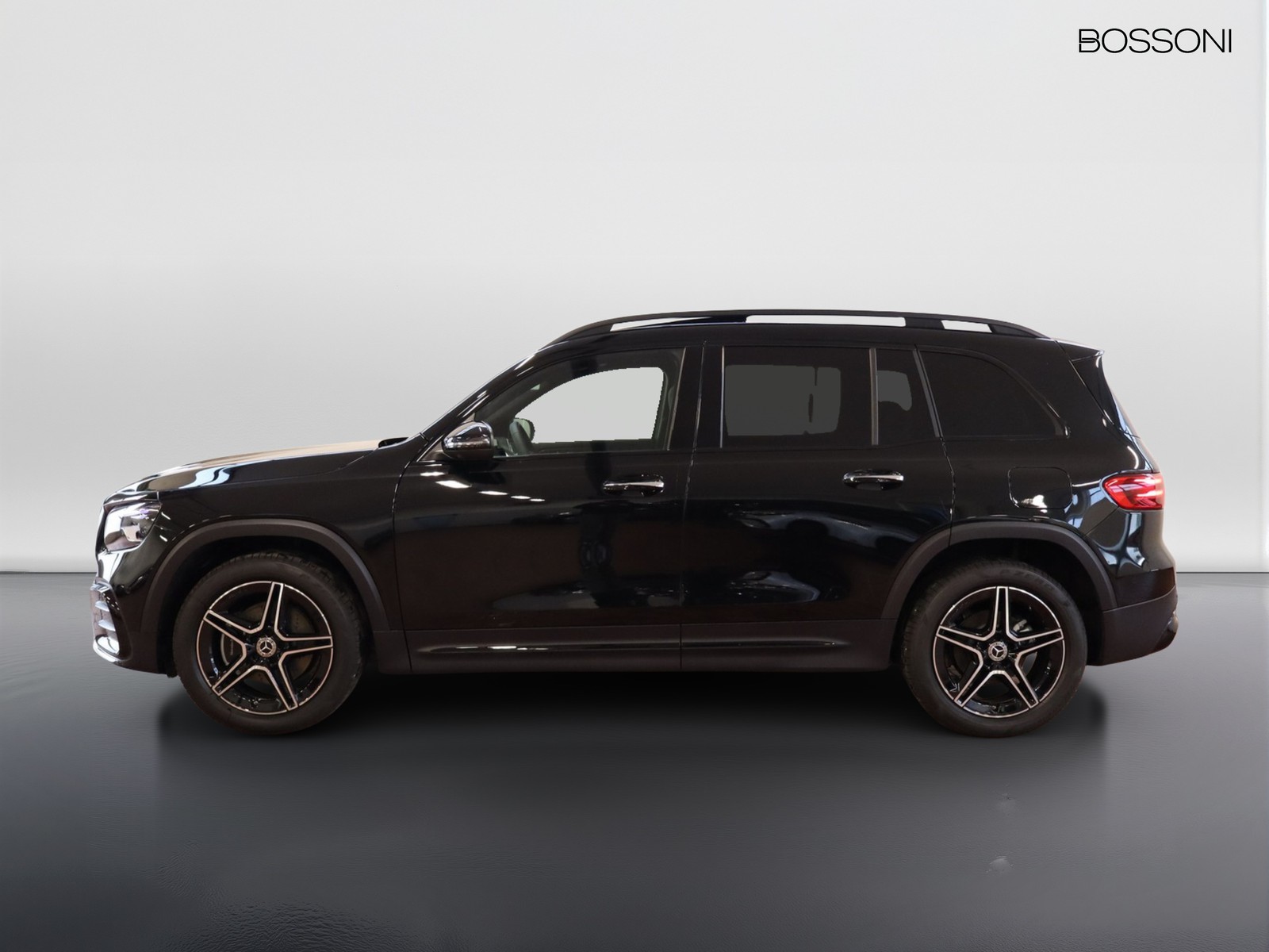 3 - Mercedes GLB 180 amg line premium 7g-dct