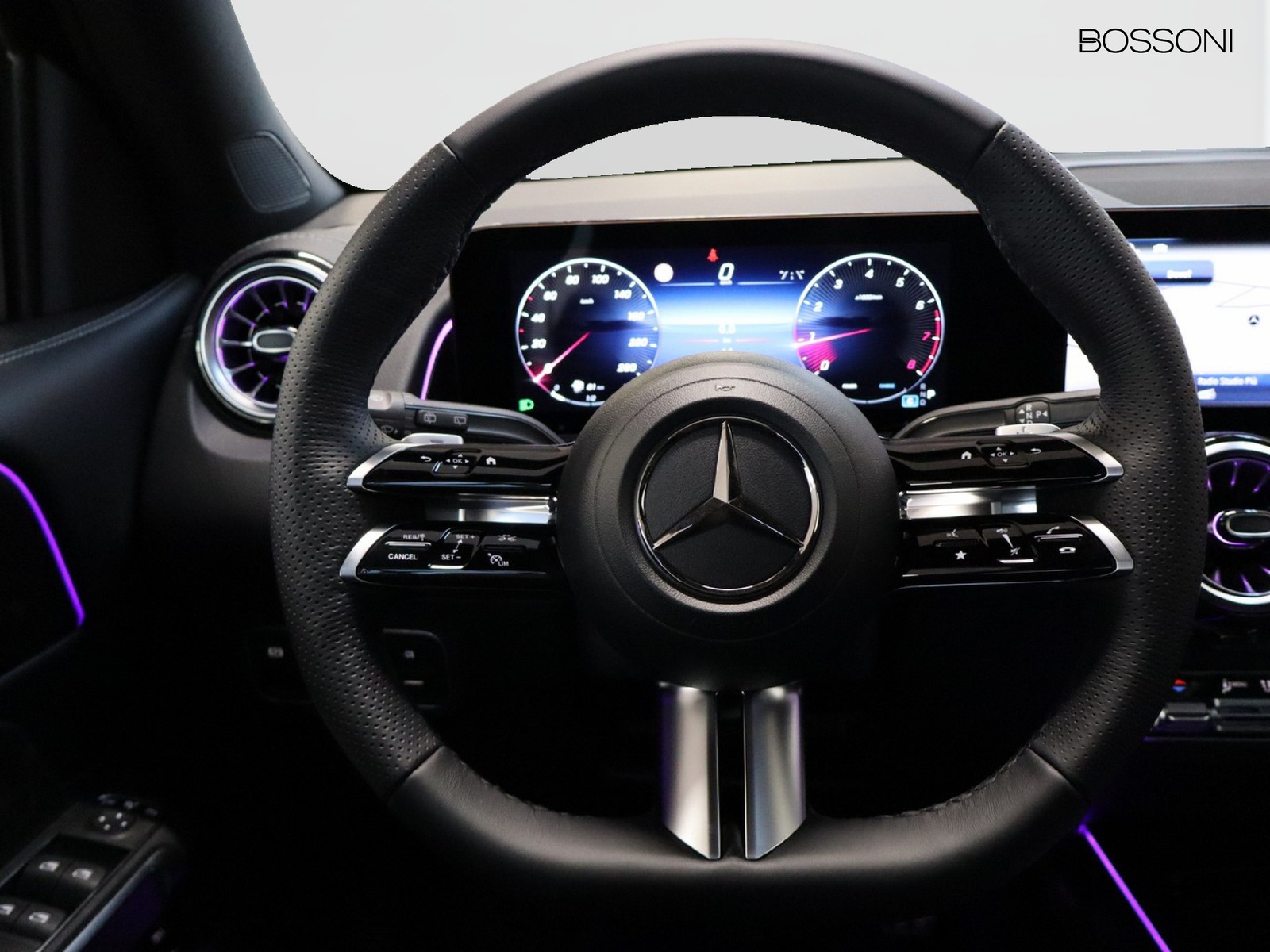 18 - Mercedes GLB 180 amg line premium 7g-dct