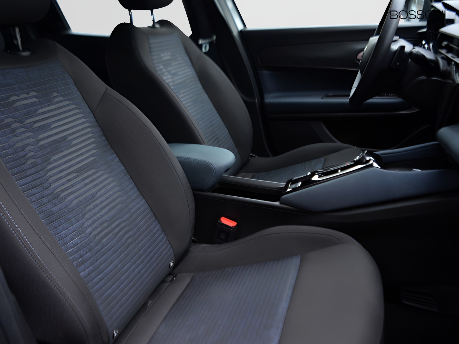 5 - Alfa Romeo Junior 1.2 hybrid 145cv ibrida edct6